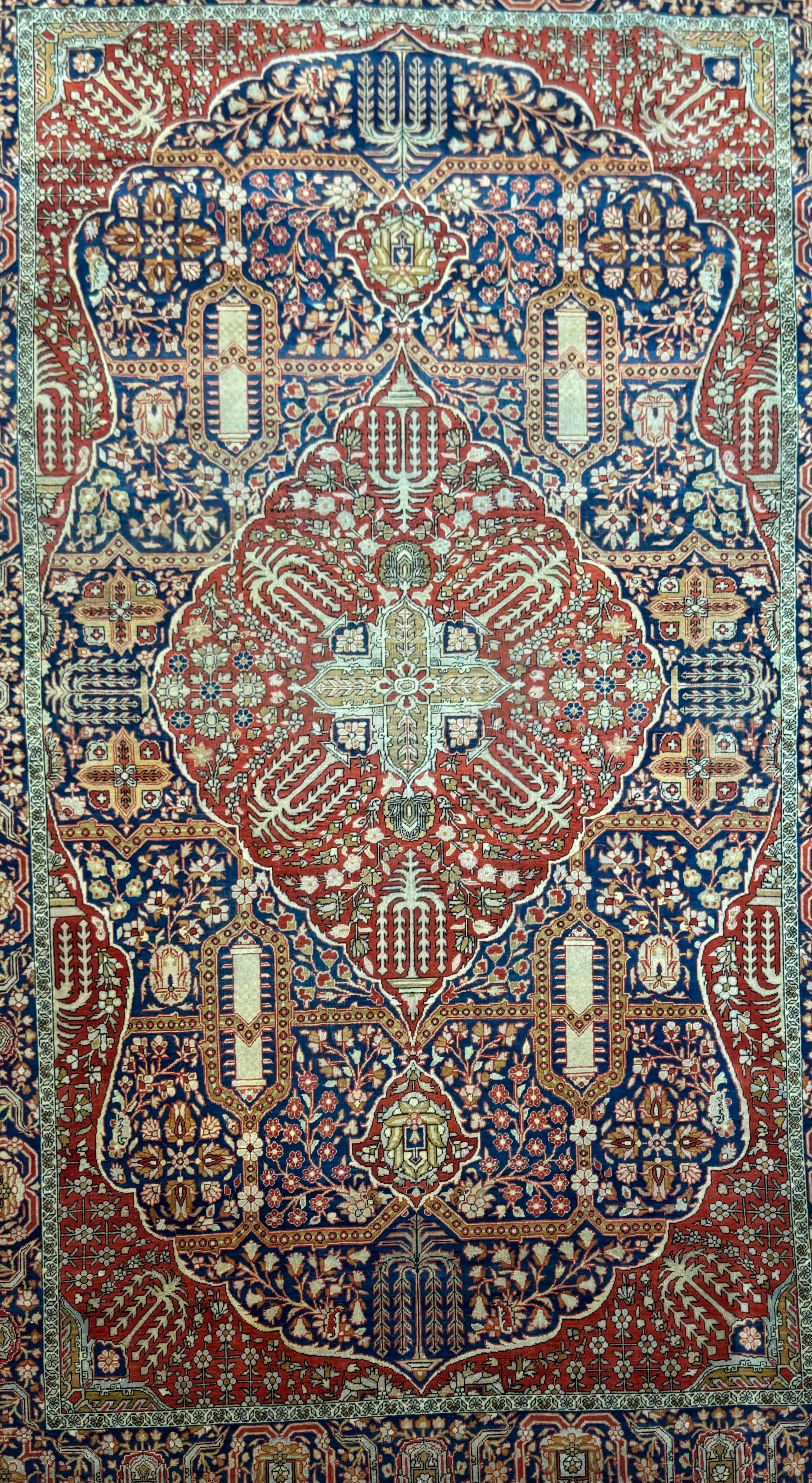Very Fine Antique Persian Kashan Rug (Rare Design) For Sale 3