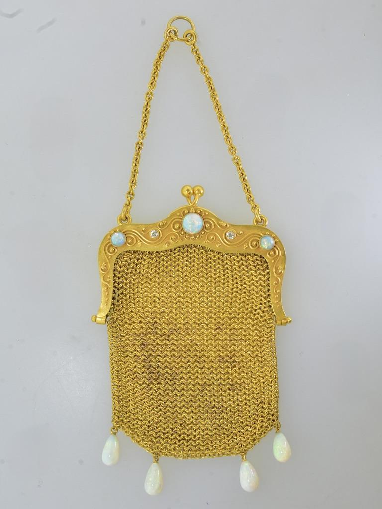 Très belle bourse ancienne 13,5 cts. avec de belles opales australiennes et des diamants  1890 en vente 5