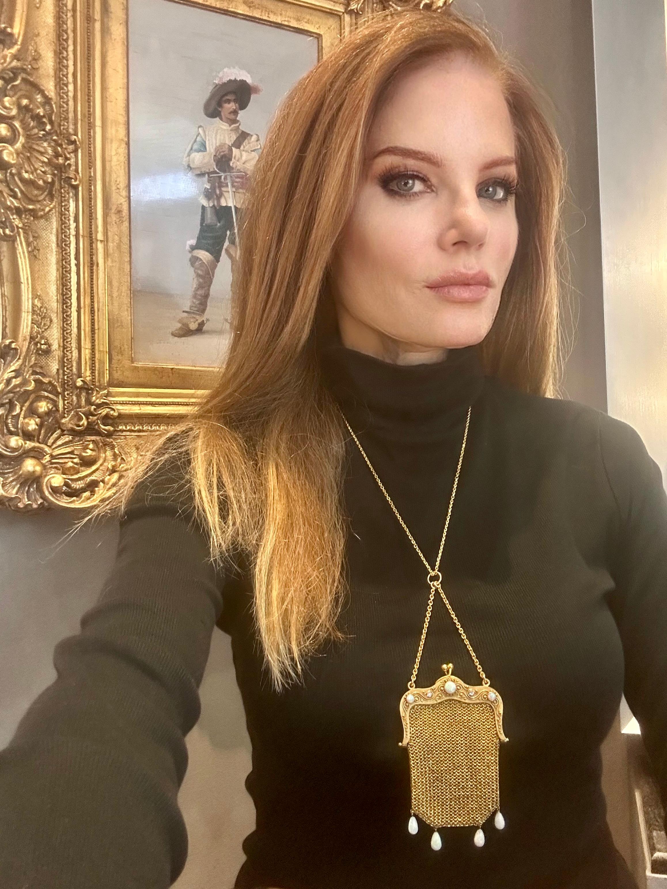 Victorien Très belle bourse ancienne 13,5 cts. avec de belles opales australiennes et des diamants  1890 en vente