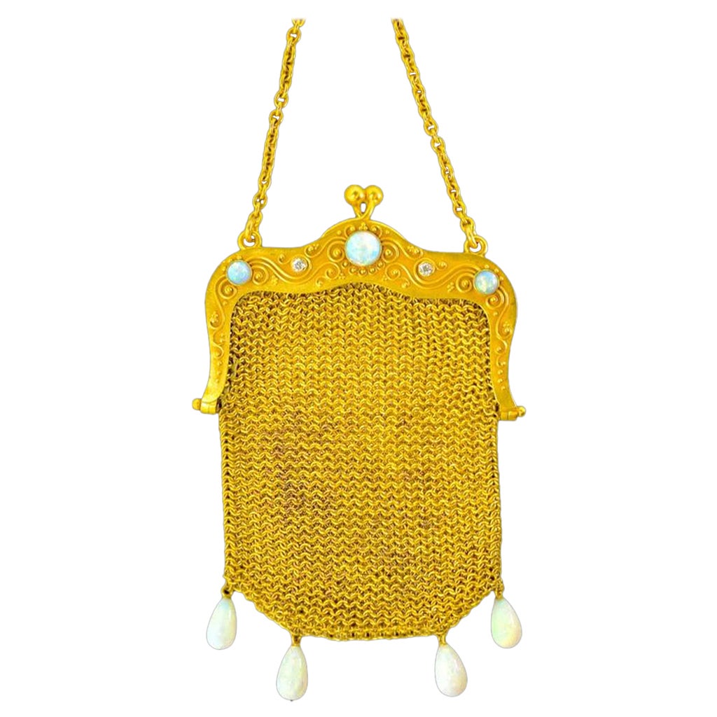 Très belle bourse ancienne 13,5 cts. avec de belles opales australiennes et des diamants  1890 Unisexe en vente