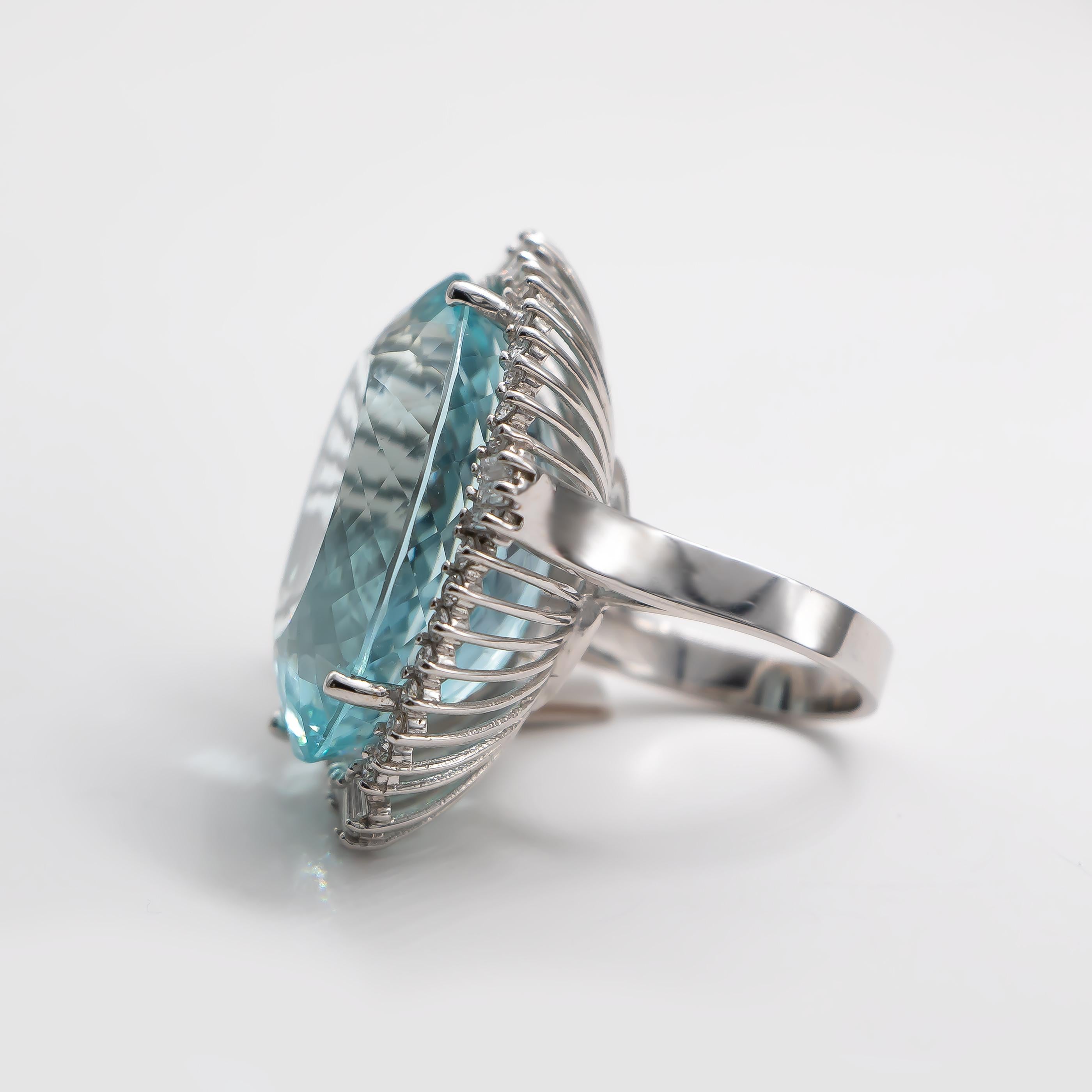 Very Fine Aquamarine 50+ Ring Set with 2.20 Carat of Diamonds In Excellent Condition In Carlsbad, CA