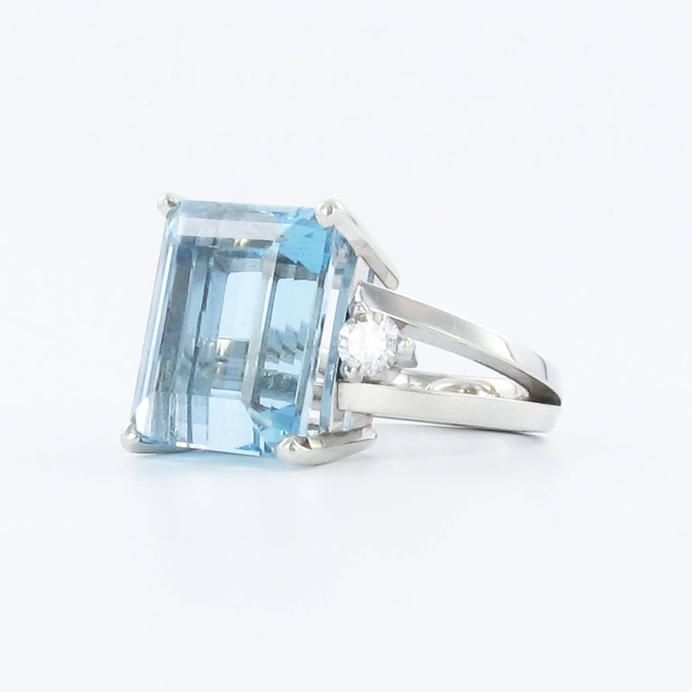 Very Fine Aquamarine and Diamond Platinum Ring at 1stDibs