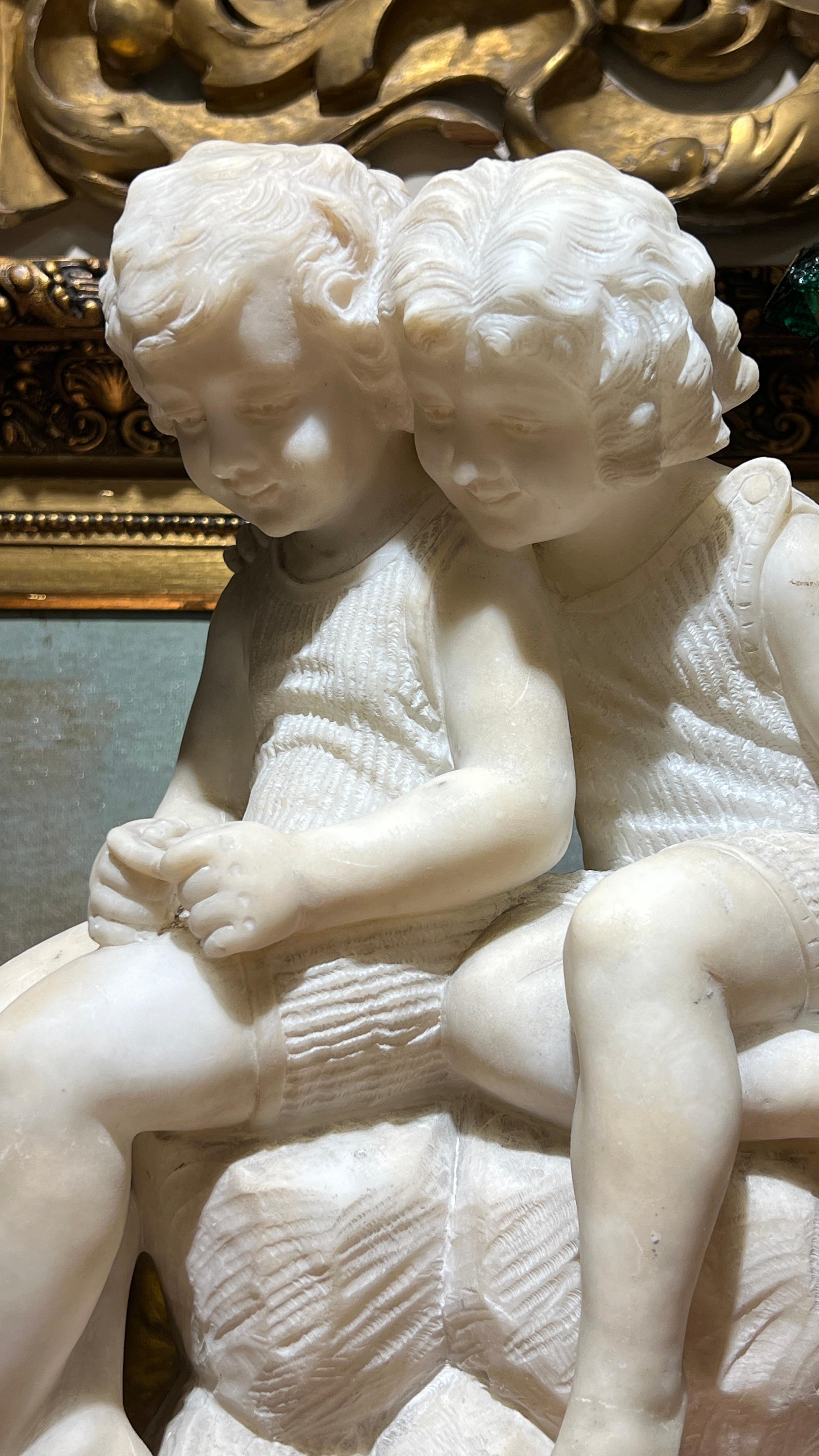 Très belle art déco  Lampe figurative italienne sculptée en albâtre de Gaspar Mascagni Bon état - En vente à New York, NY