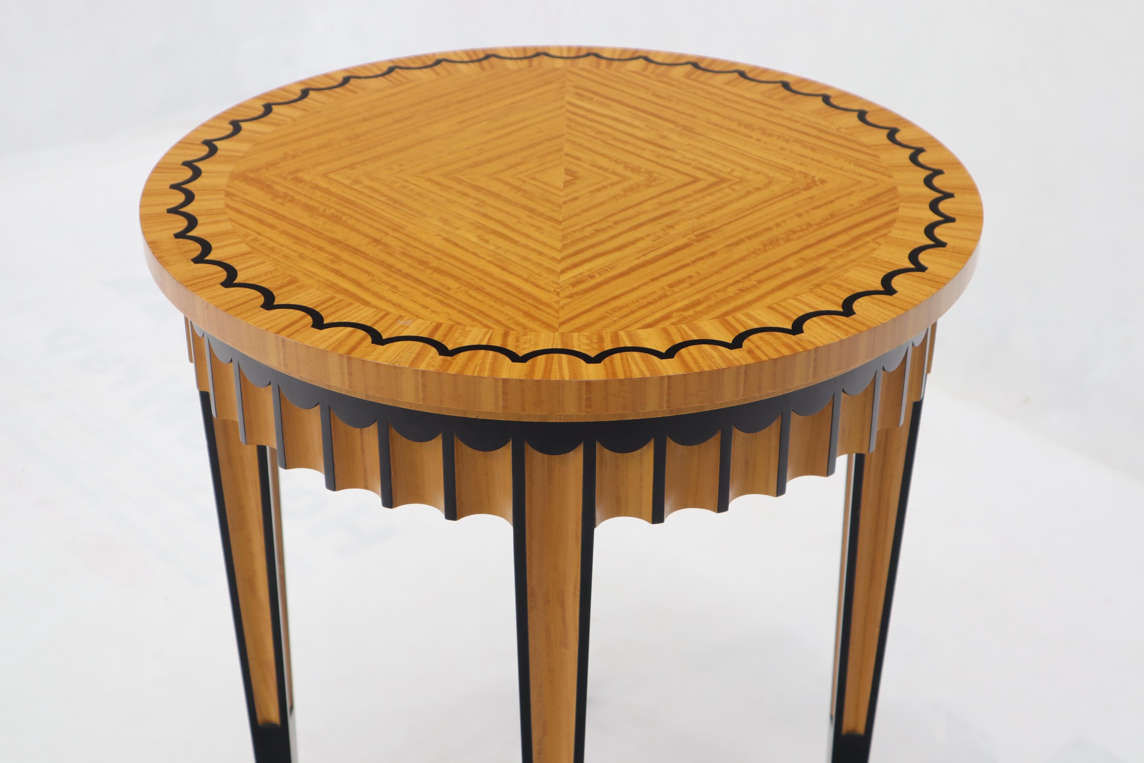round scalloped edge table