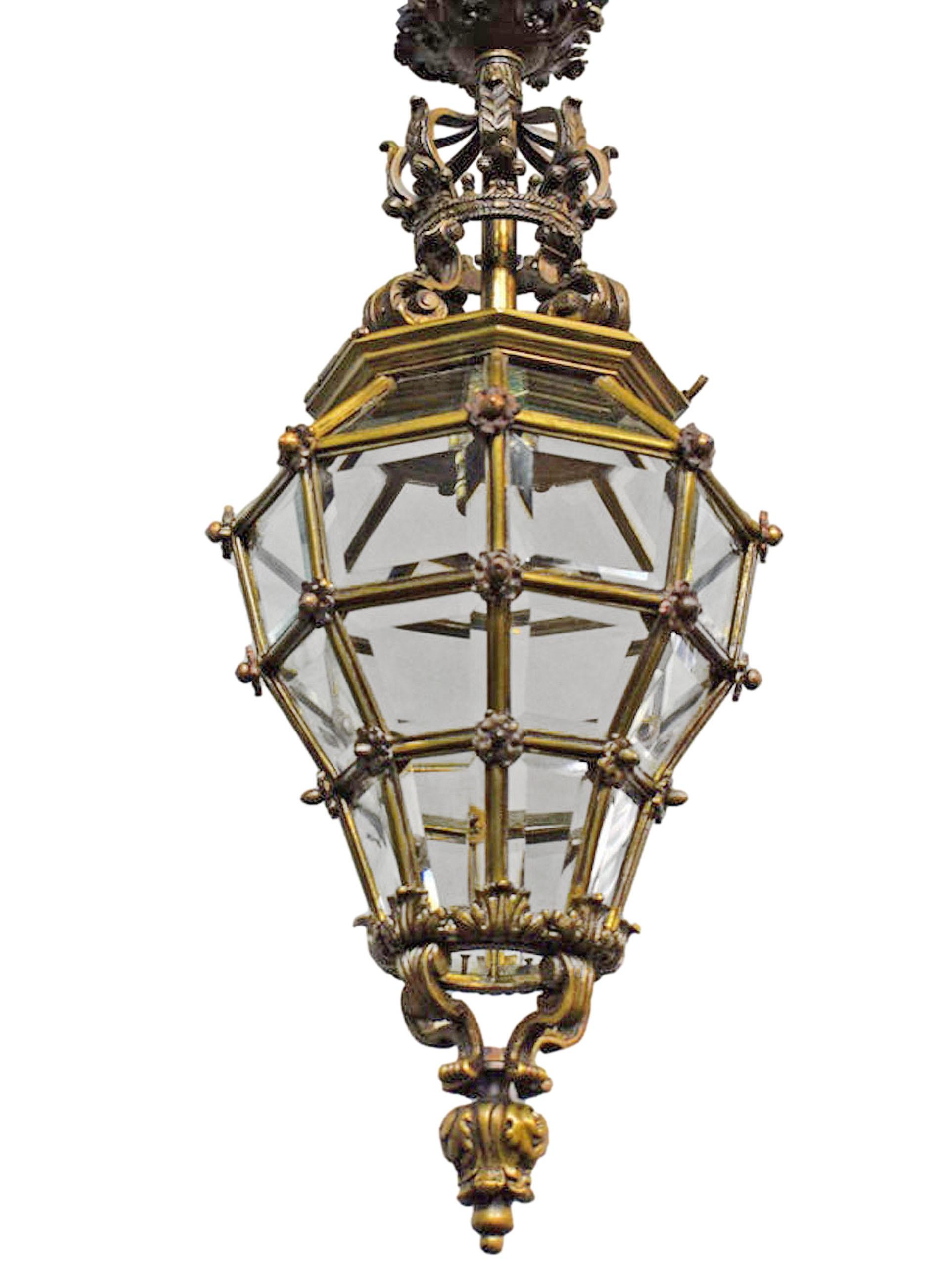Very Fine Bronze Versailles Style Lantern In Good Condition For Sale In Atlanta, GA