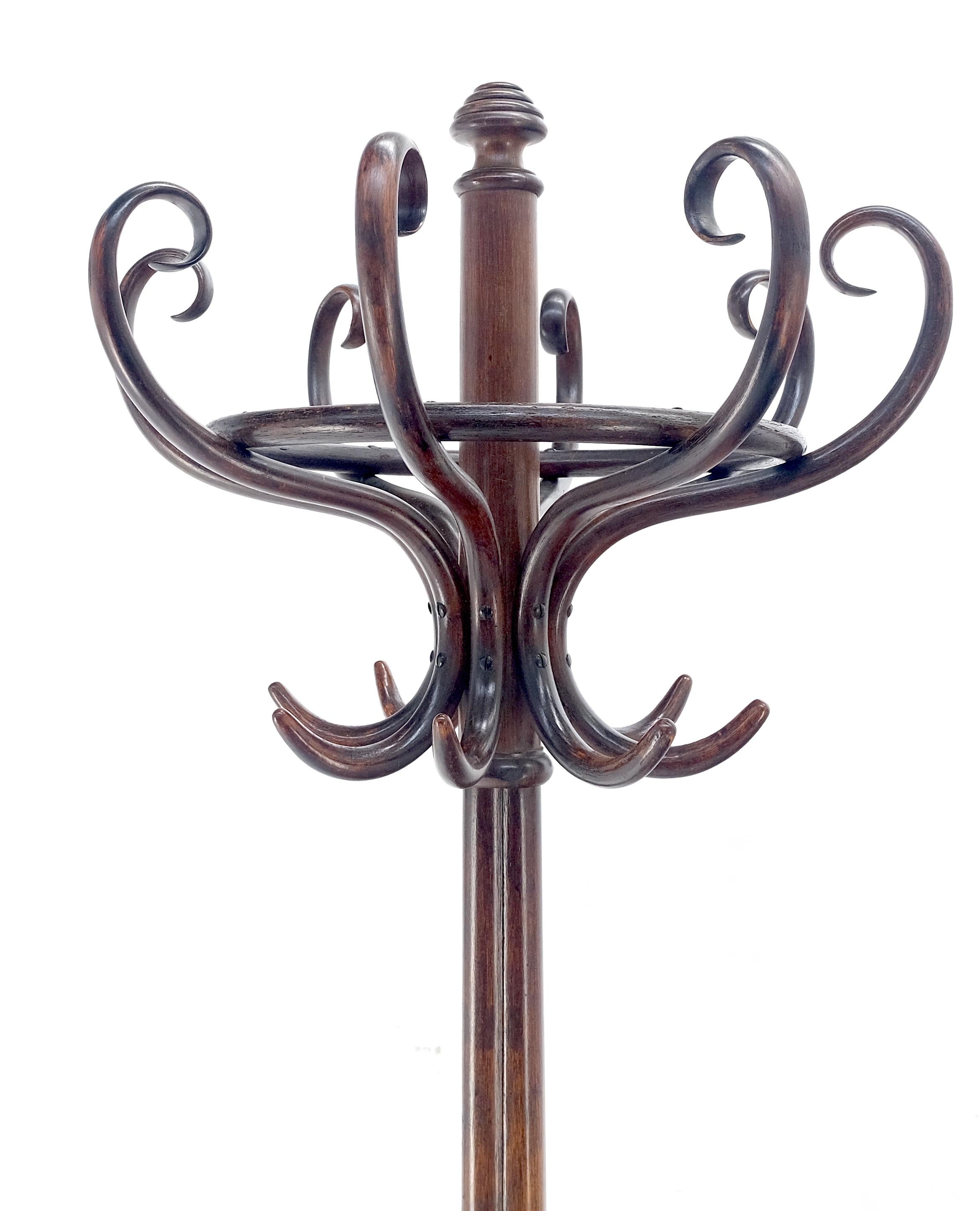 Très belle Thonet c1920s Atr. Porte-manteau tournant en hêtre courbé 