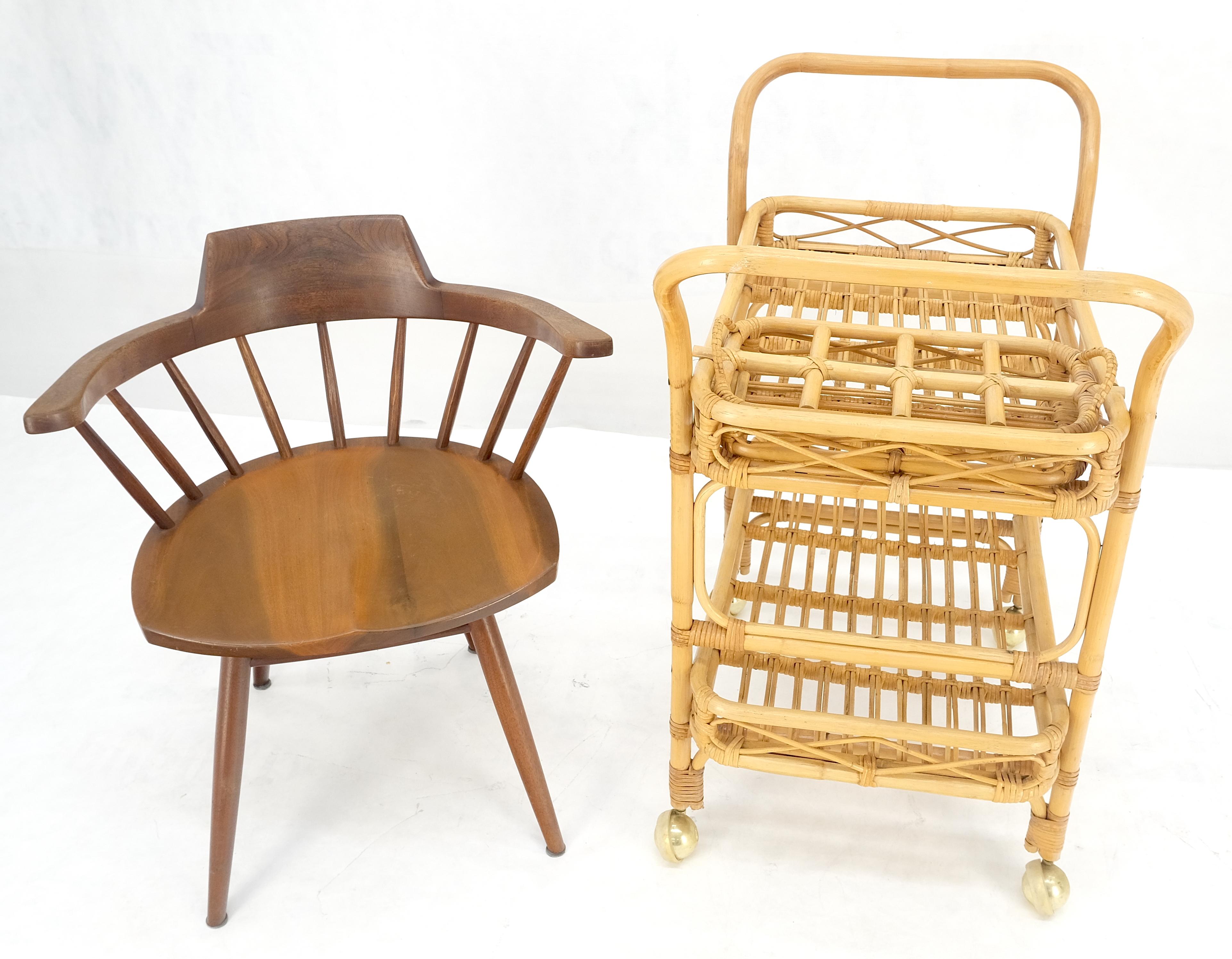 Muy fino c1950s Carro de servir de bambú curvado sobre ruedas con soportes para cajas de botellas MINT en venta 1
