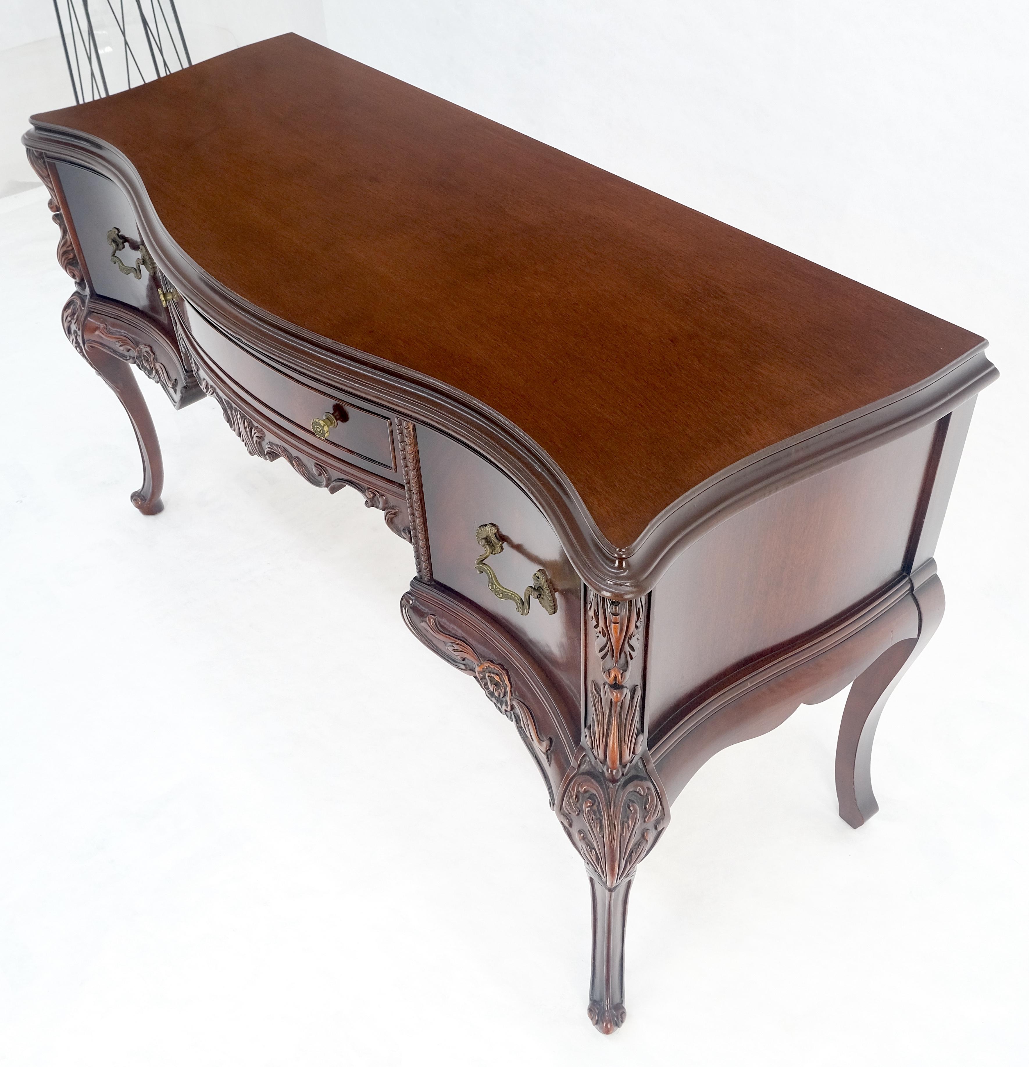 Very Fine Carved Mahogany 3 drawers c1940s Vanity Console Table Writing Desk For Sale 4
