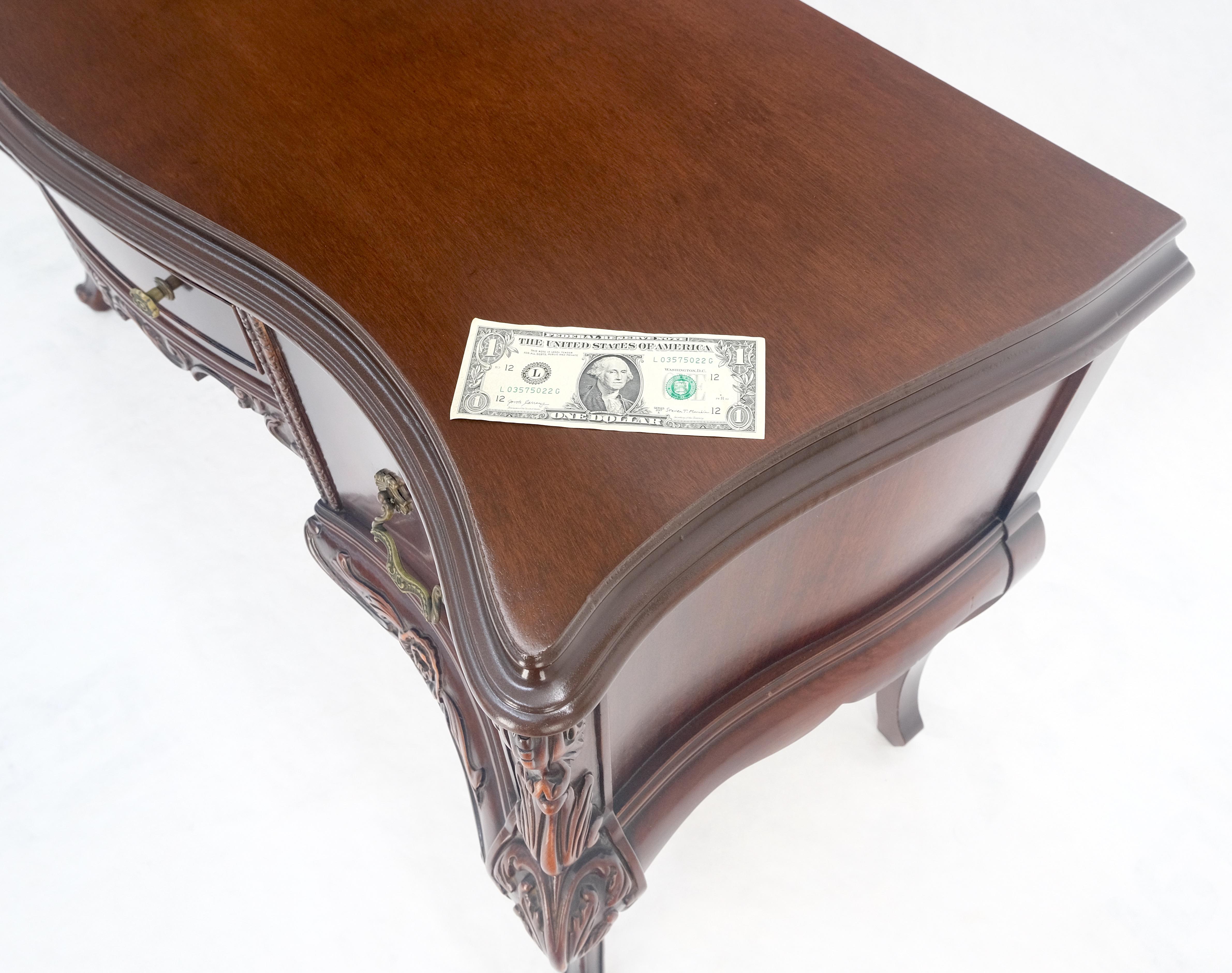 Very Fine Carved Mahogany 3 drawers c1940s Vanity Console Table Writing Desk For Sale 5