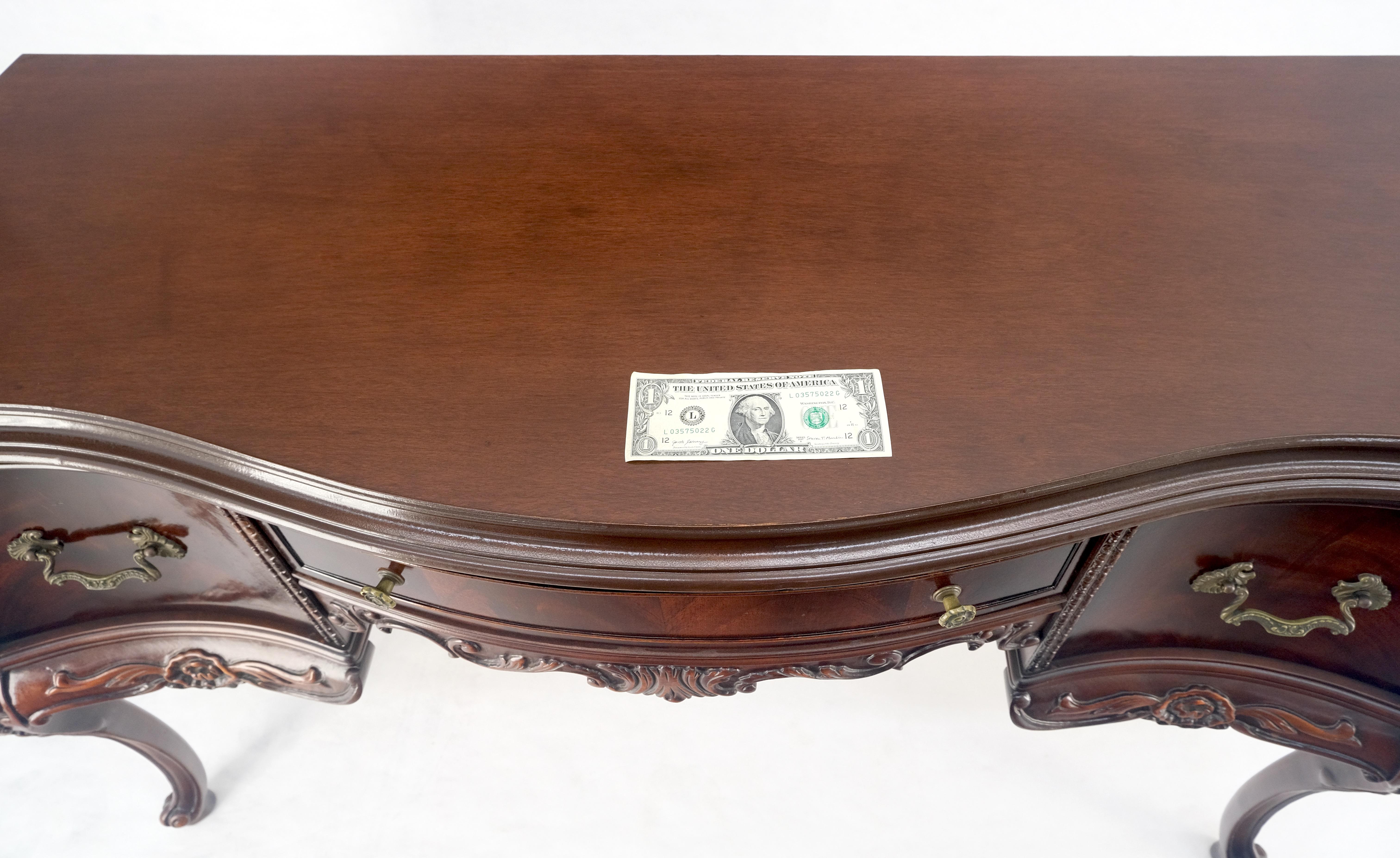 Very Fine Carved Mahogany 3 drawers c1940s Vanity Console Table Writing Desk For Sale 6