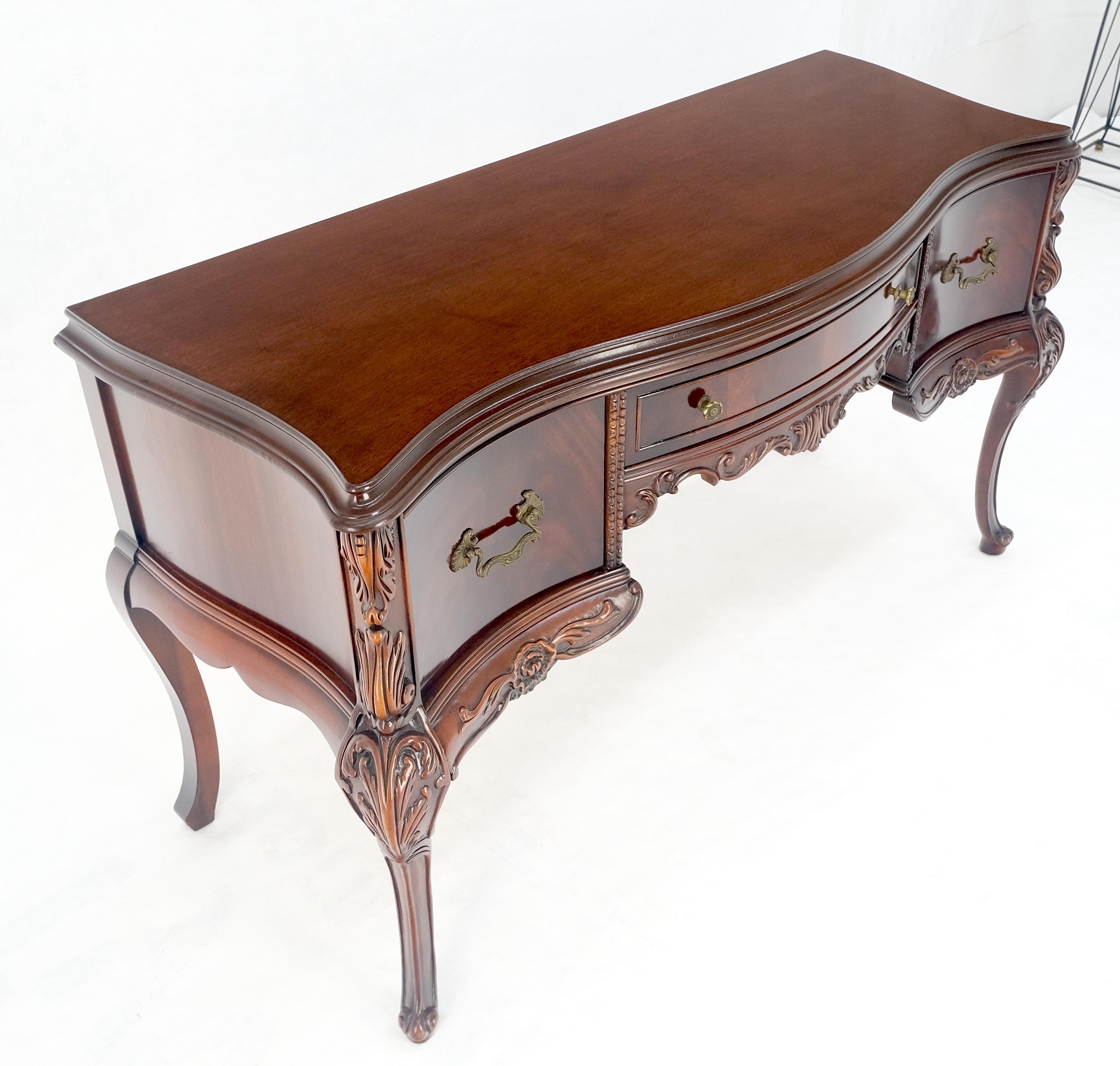 Very Fine Carved Mahogany 3 drawers c1940s Vanity Console Table Writing Desk For Sale 7