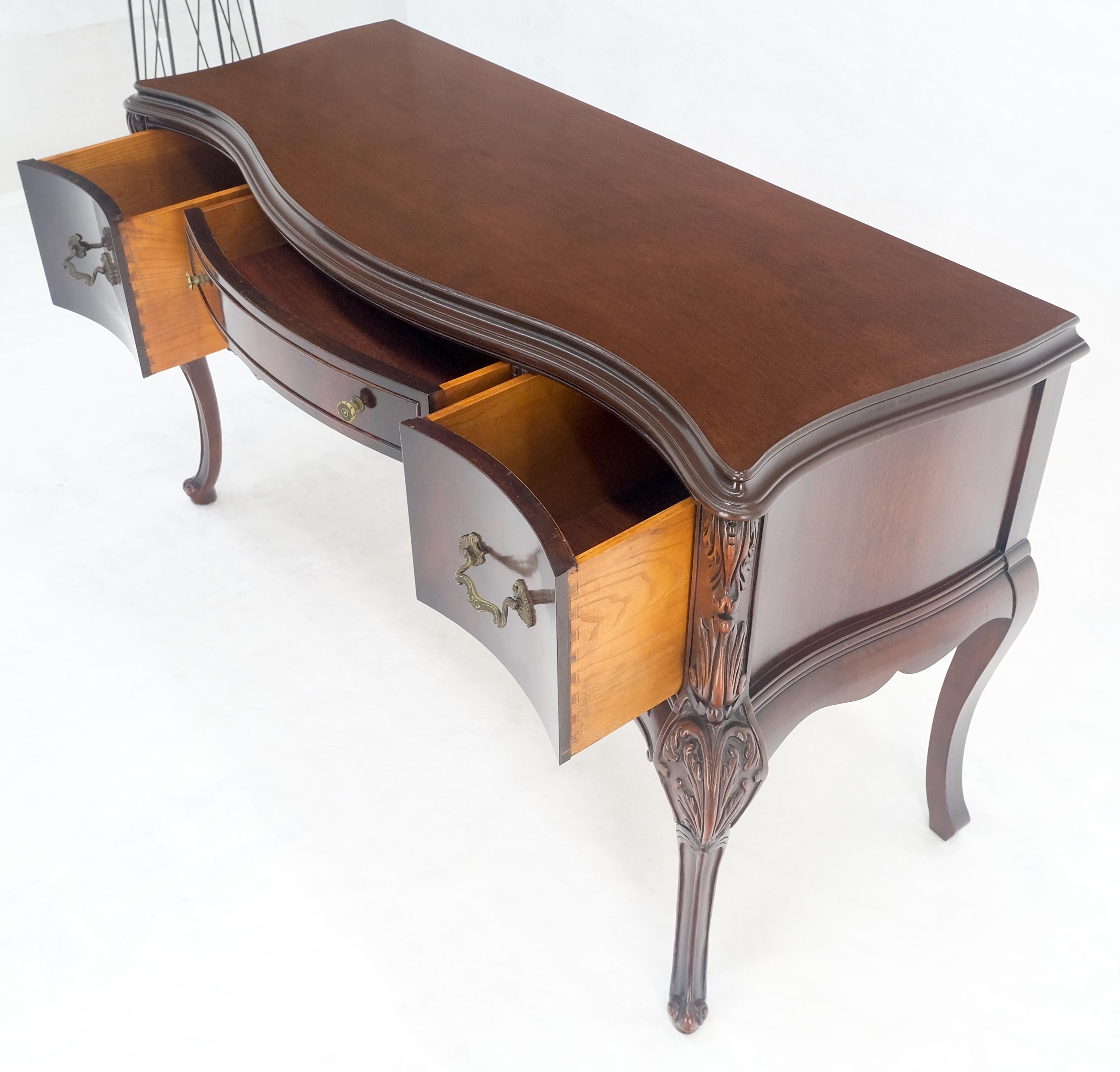Very Fine Carved Mahogany 3 drawers c1940s Vanity Console Table Writing Desk For Sale 1