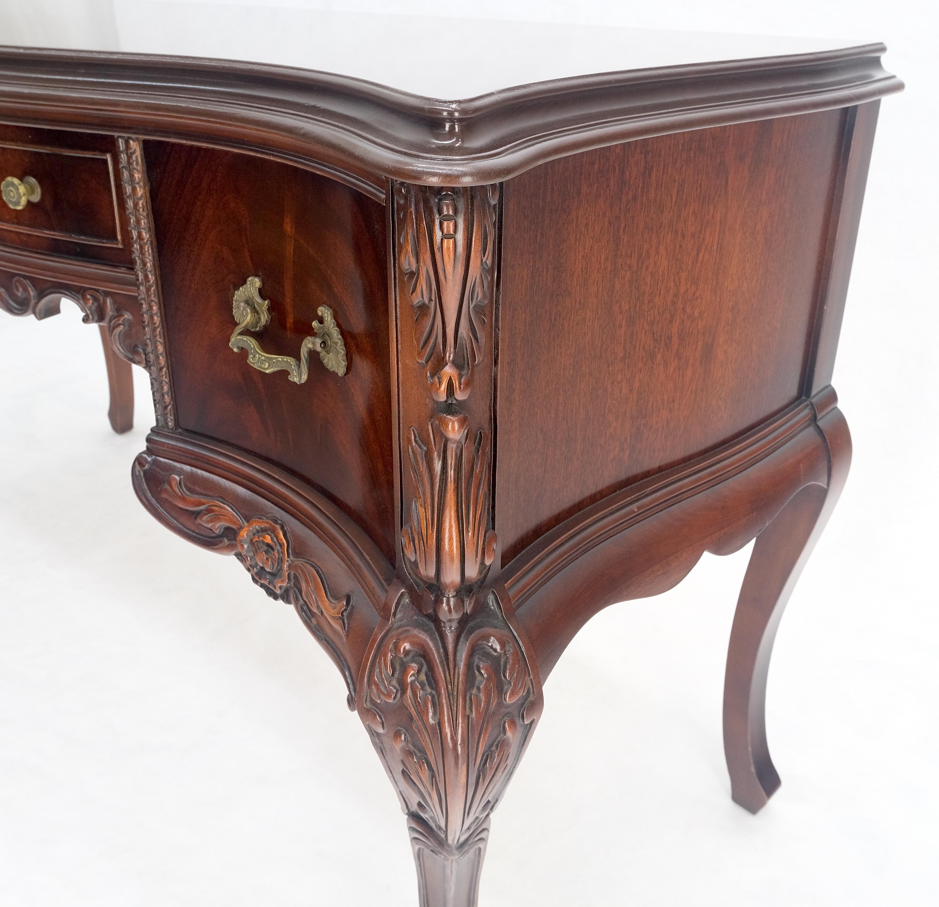 Very Fine Carved Mahogany 3 drawers c1940s Vanity Console Table Writing Desk For Sale 3