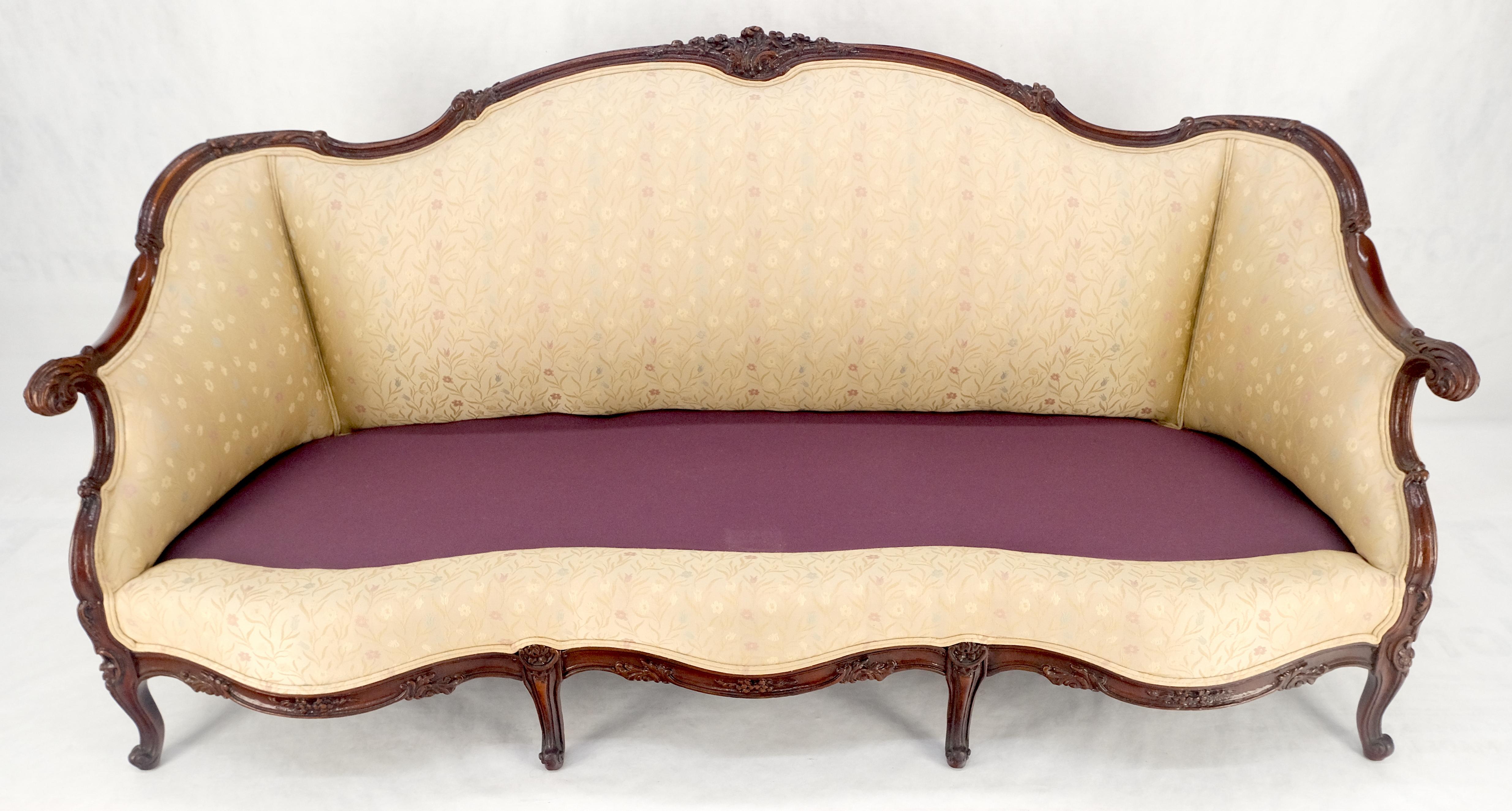 Sehr fein geschnitzt Mahagoni Frame Creme Polsterung Curved Back Französisch Sofa MINT! im Angebot 2