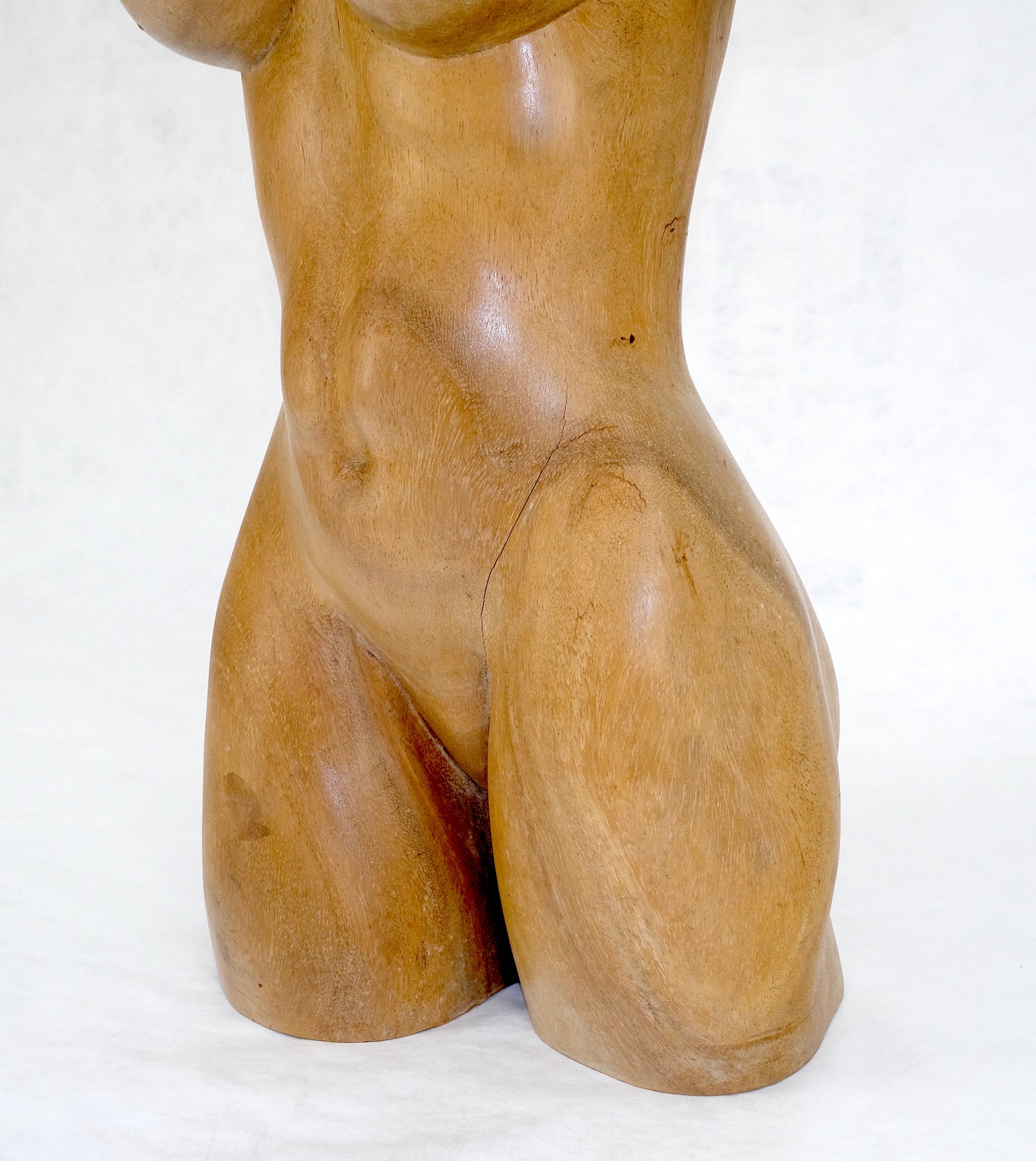XX secolo Scultura in legno di mango oliato molto fine di un busto femminile nudo MINT in vendita