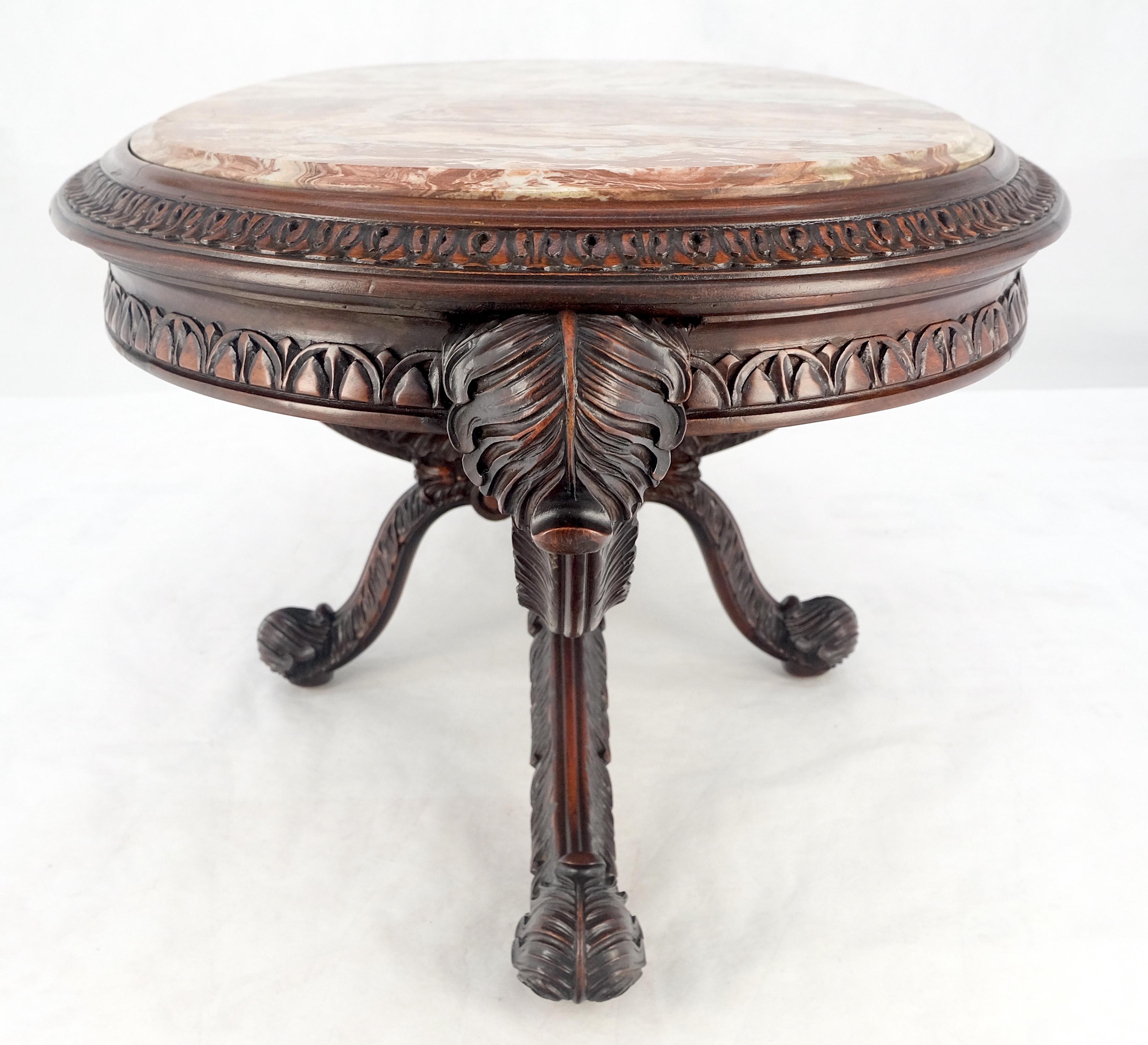 Feiner geschnitzter ovaler Couchtisch mit roter Marmorplatte im Regency-Revival-Stil, MINT 10