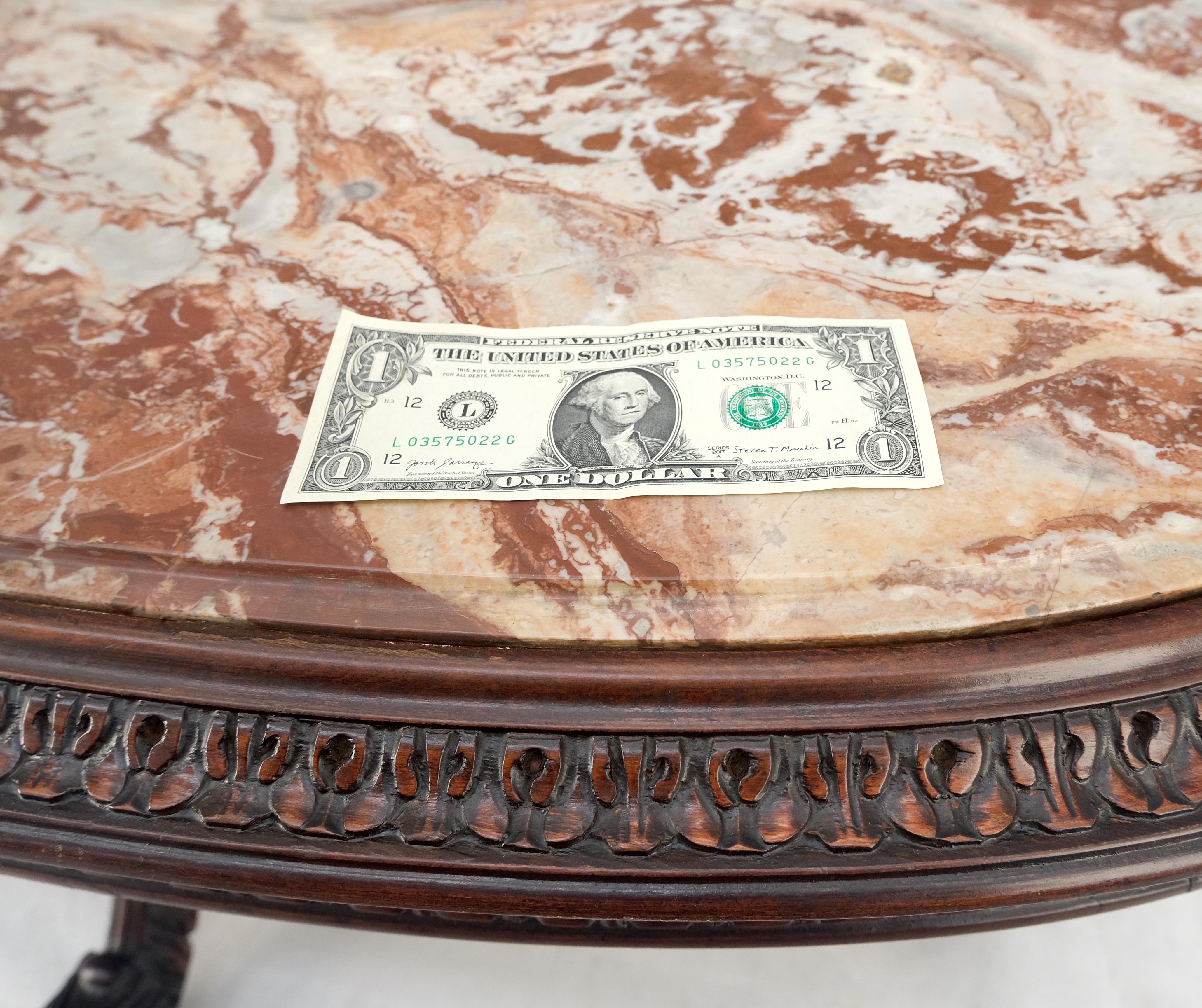 Feiner geschnitzter ovaler Couchtisch mit roter Marmorplatte im Regency-Revival-Stil, MINT (20. Jahrhundert)