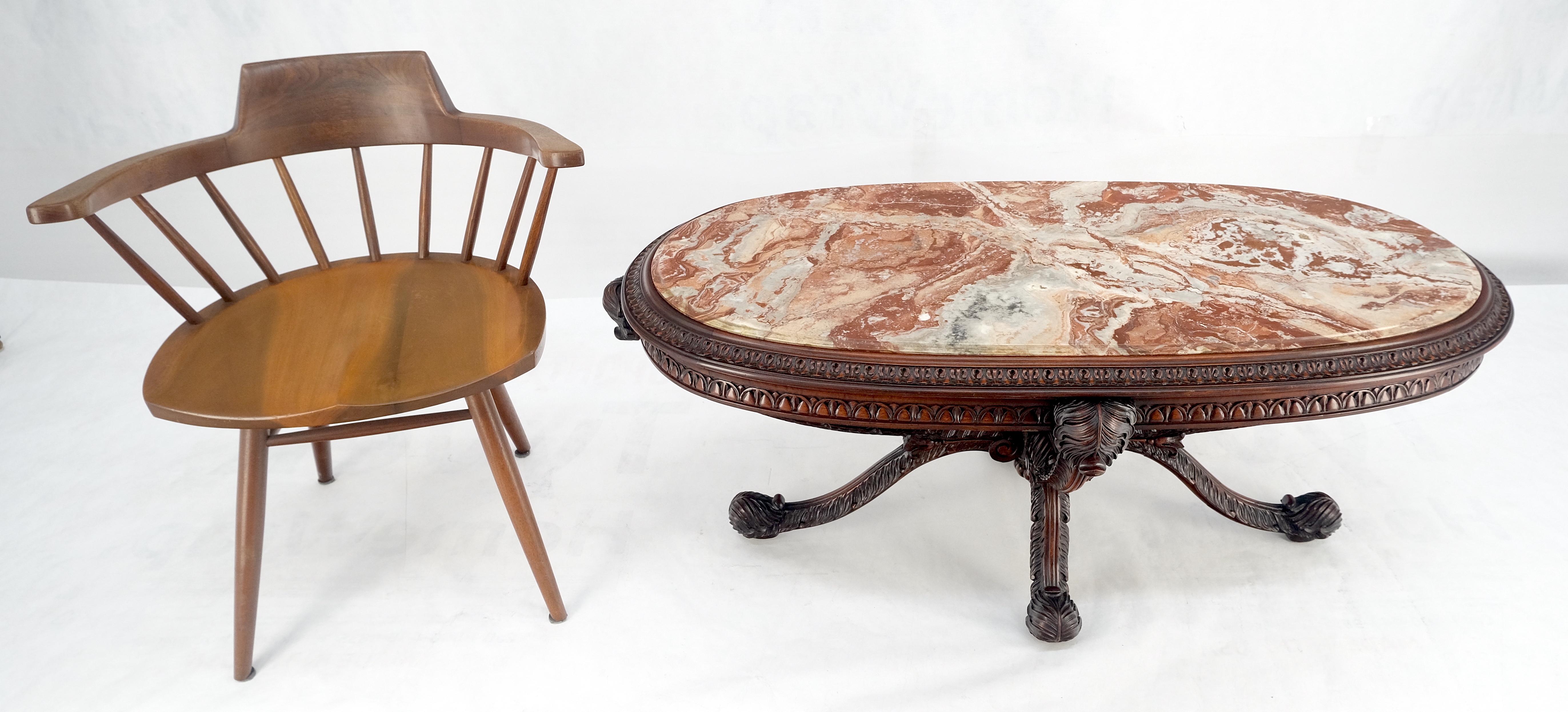 Feiner geschnitzter ovaler Couchtisch mit roter Marmorplatte im Regency-Revival-Stil, MINT 1