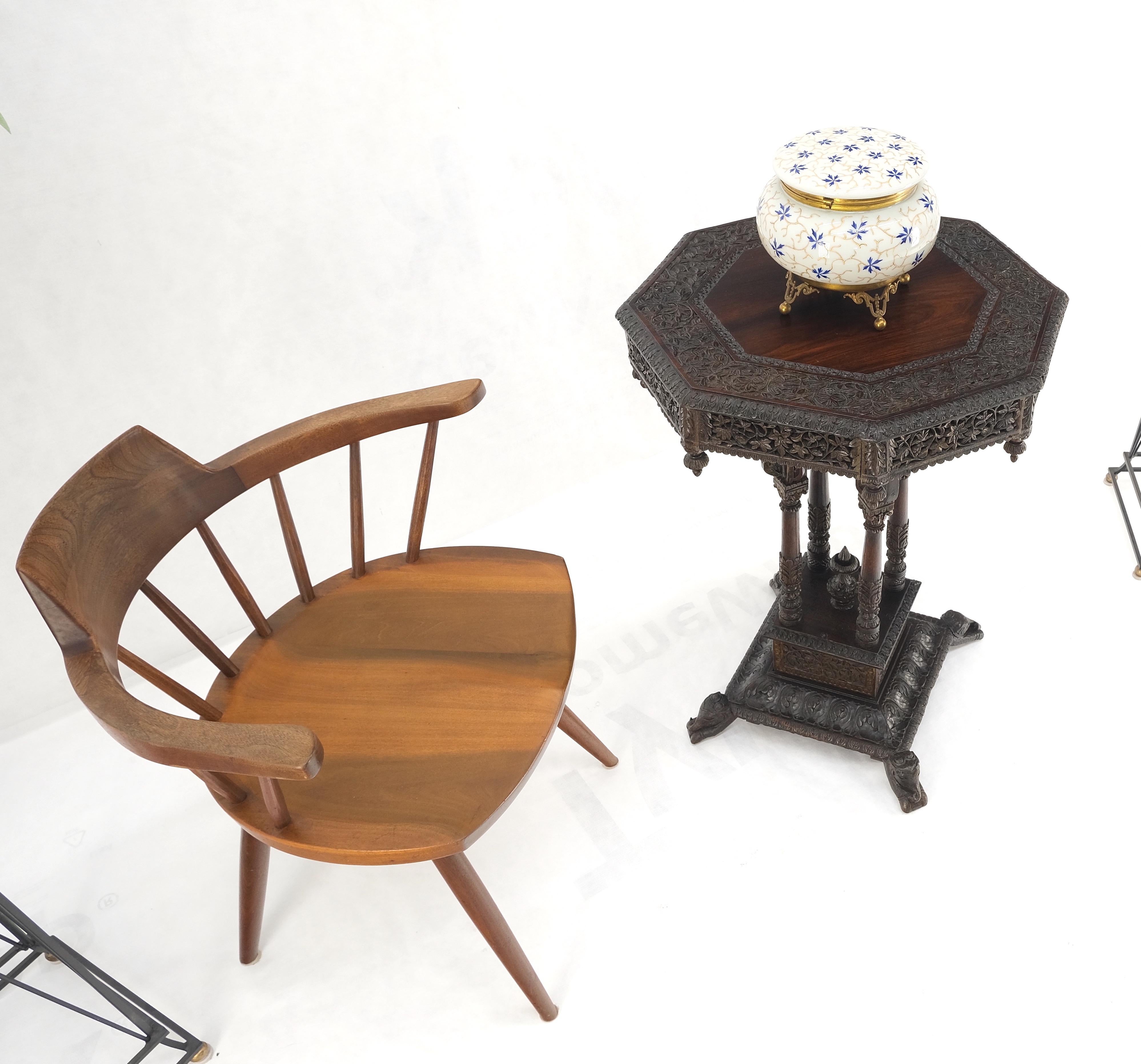 20ième siècle Très beau bois de rose massif sculpté Lampe d'Orient Asiatique Stand Occasionnel Table Mint en vente