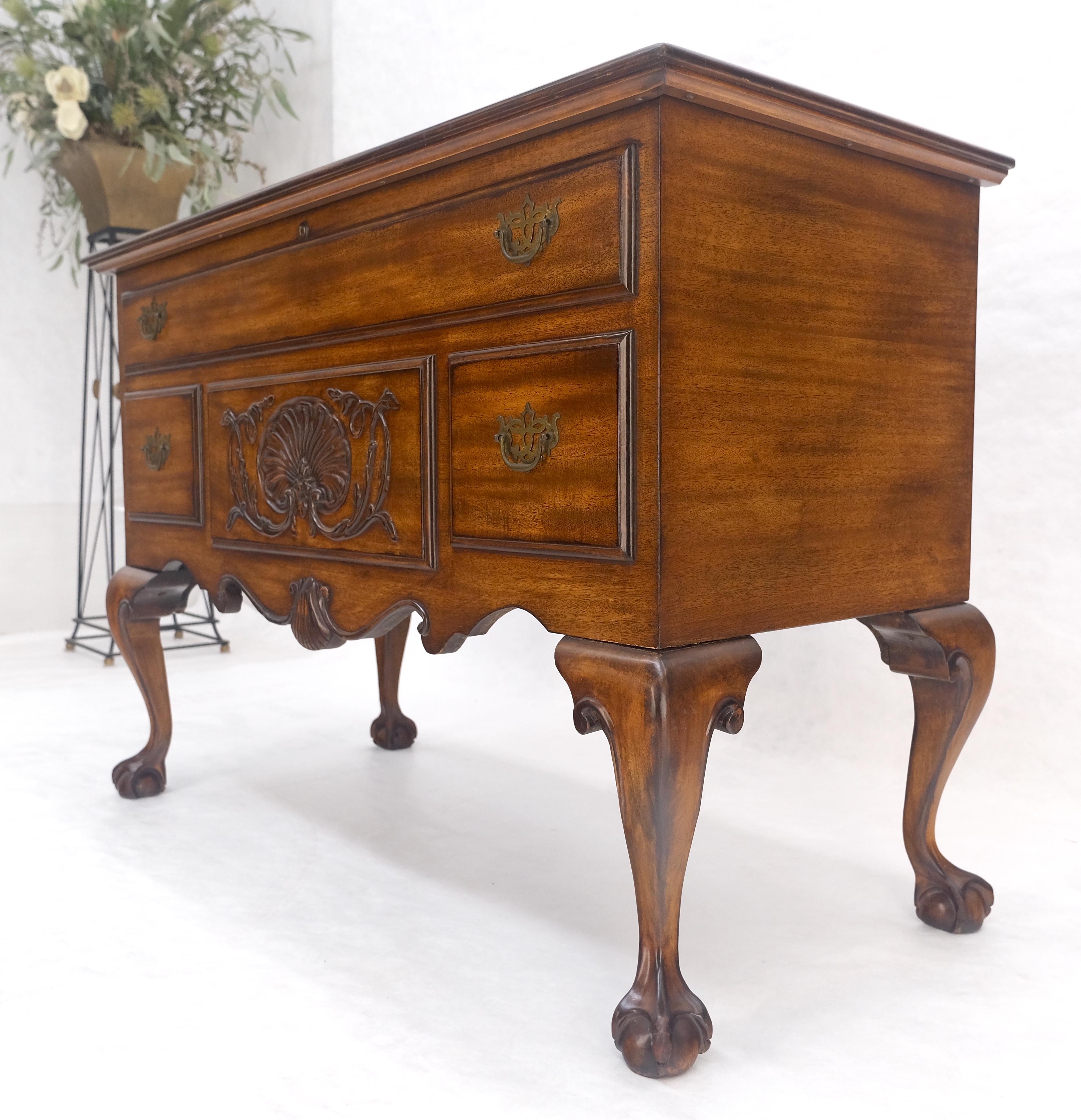 Cassapanca Hope in cedro molto fine con piedi Ball and Claw Chippendale MINT in vendita 7