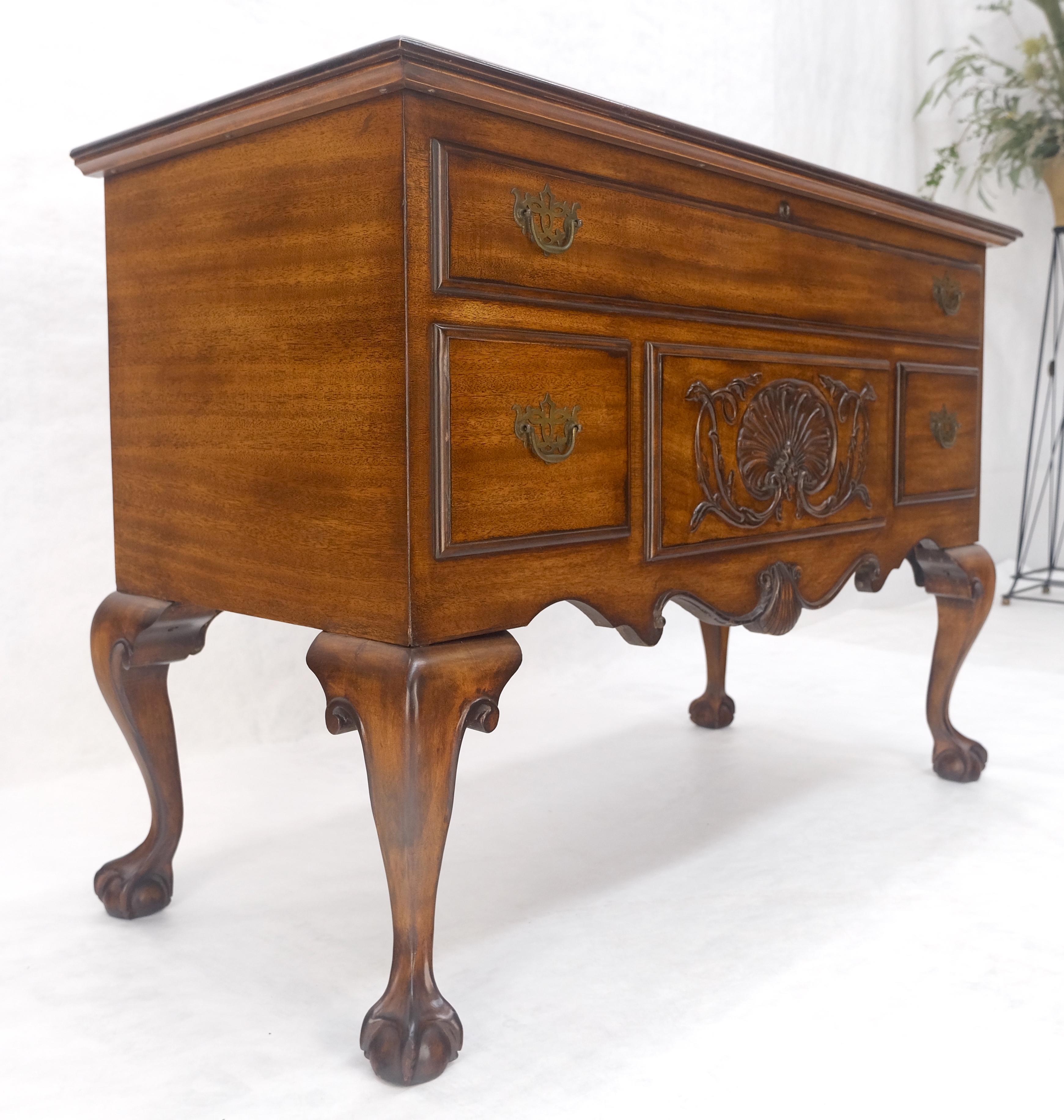 Cassapanca Hope in cedro molto fine con piedi Ball and Claw Chippendale MINT in vendita 9