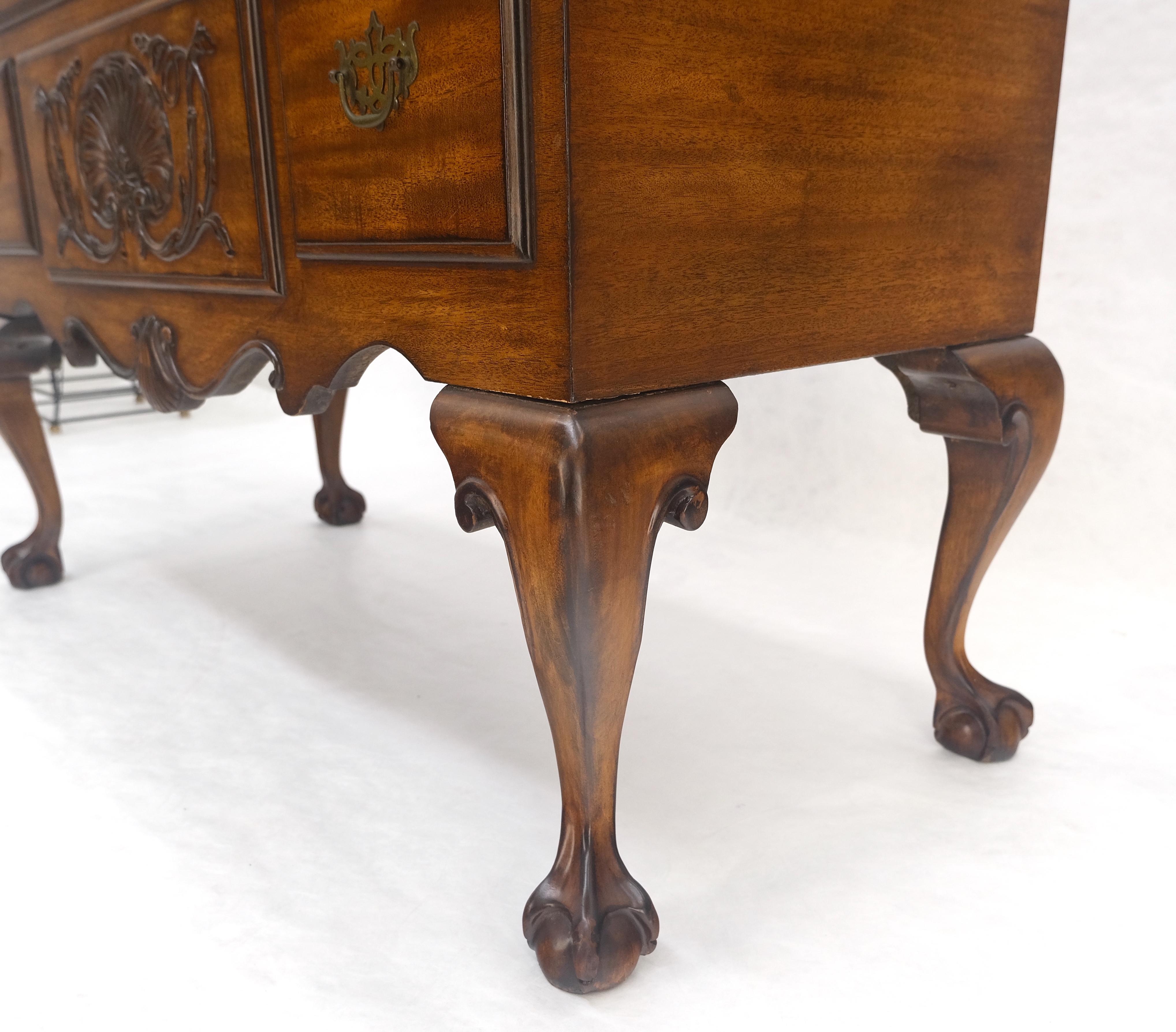 Americano Cassapanca Hope in cedro molto fine con piedi Ball and Claw Chippendale MINT in vendita