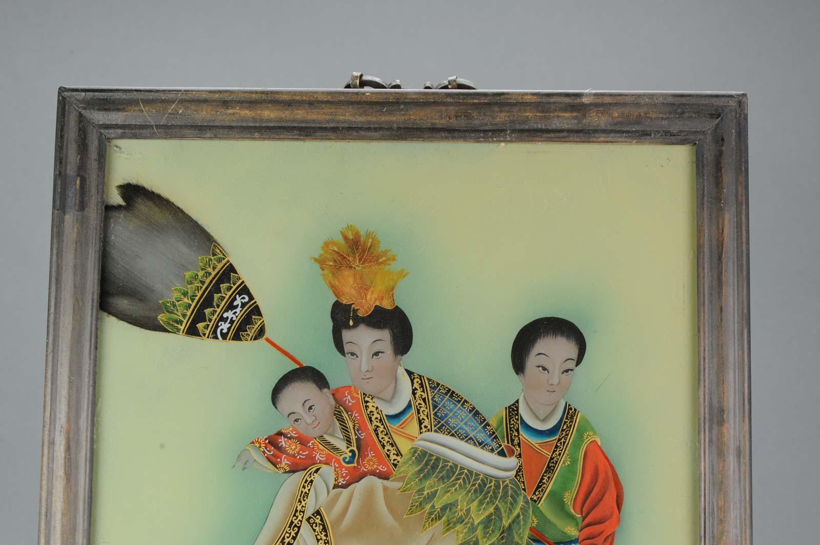 Very Fine Chinese Behind Glass Painting Ladies in a Garden, 20th Century In Good Condition For Sale In Amsterdam, Noord Holland