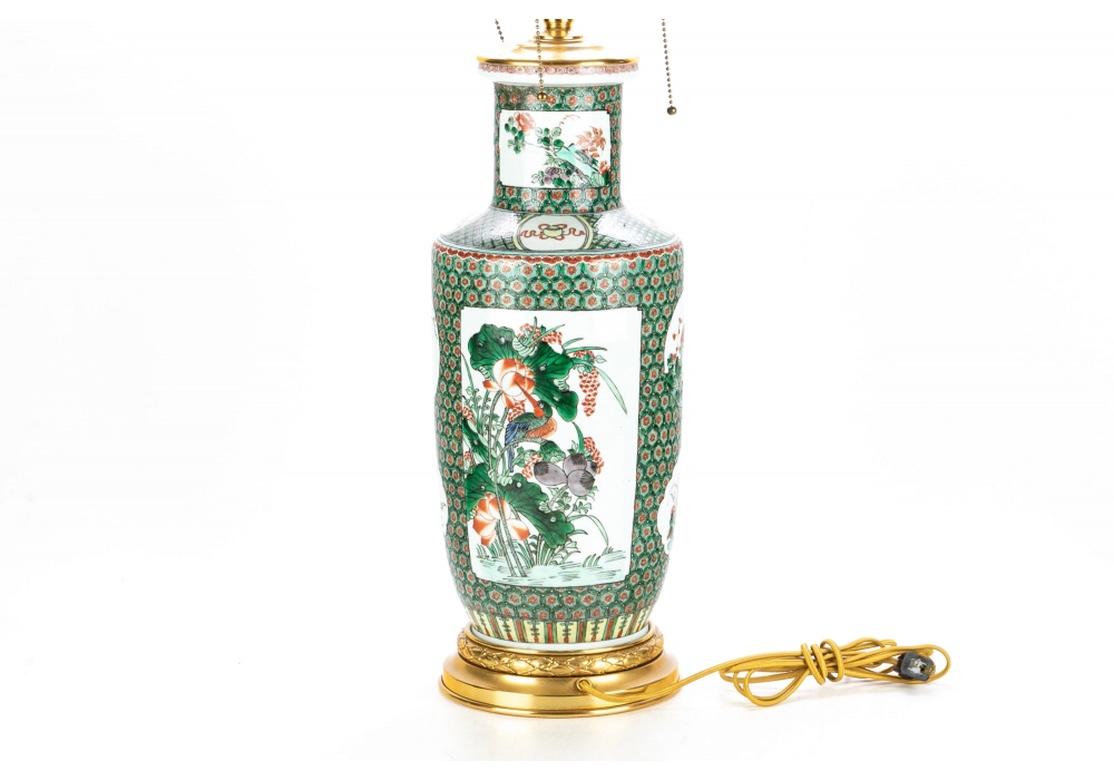 Très beau vase en porcelaine chinoise monté comme lampe de bureau en vente 4