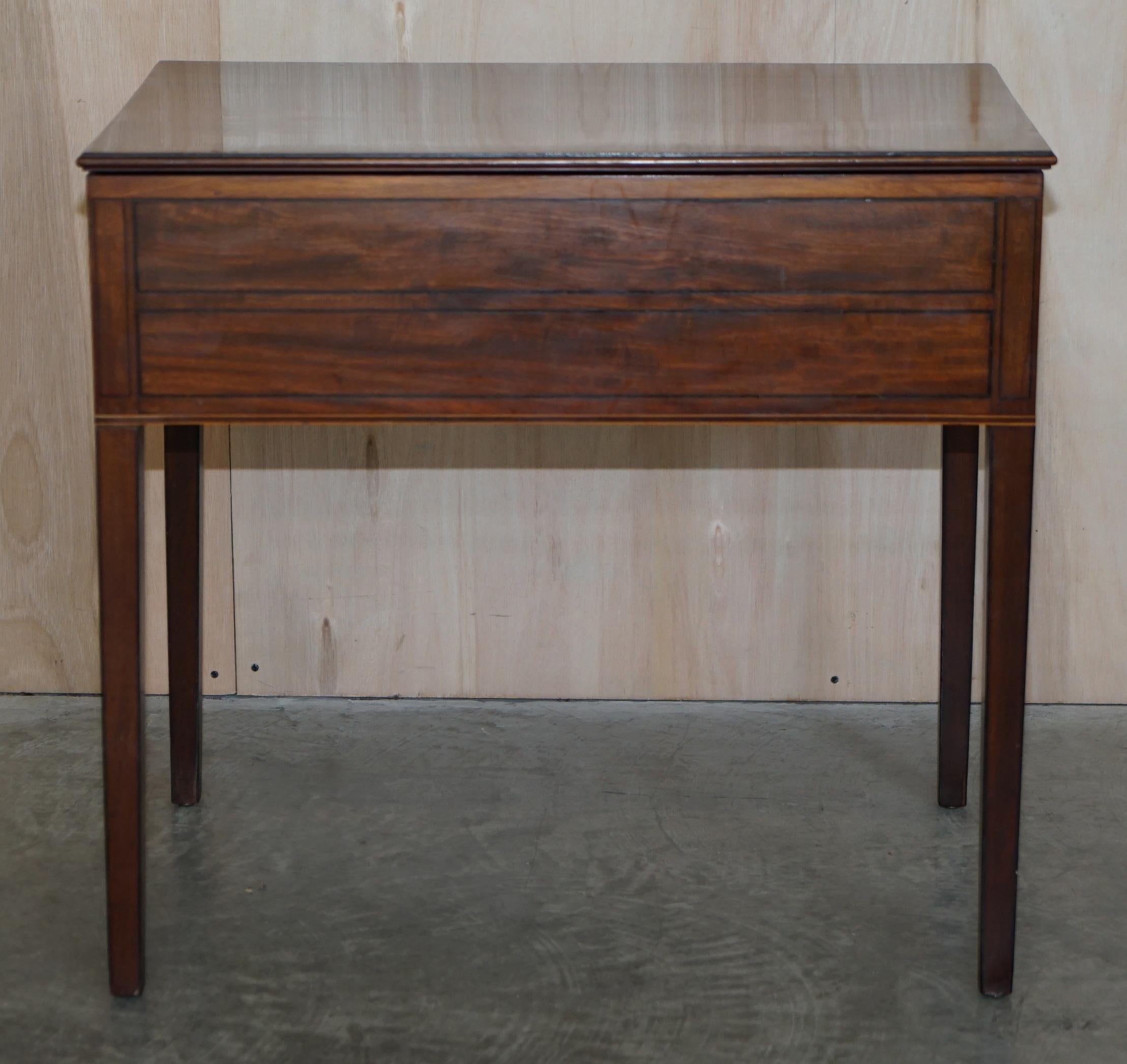 Very Fine circa 1780 Georgian Mahogany Reading Table with Candle Slips & Slope For Sale 4
