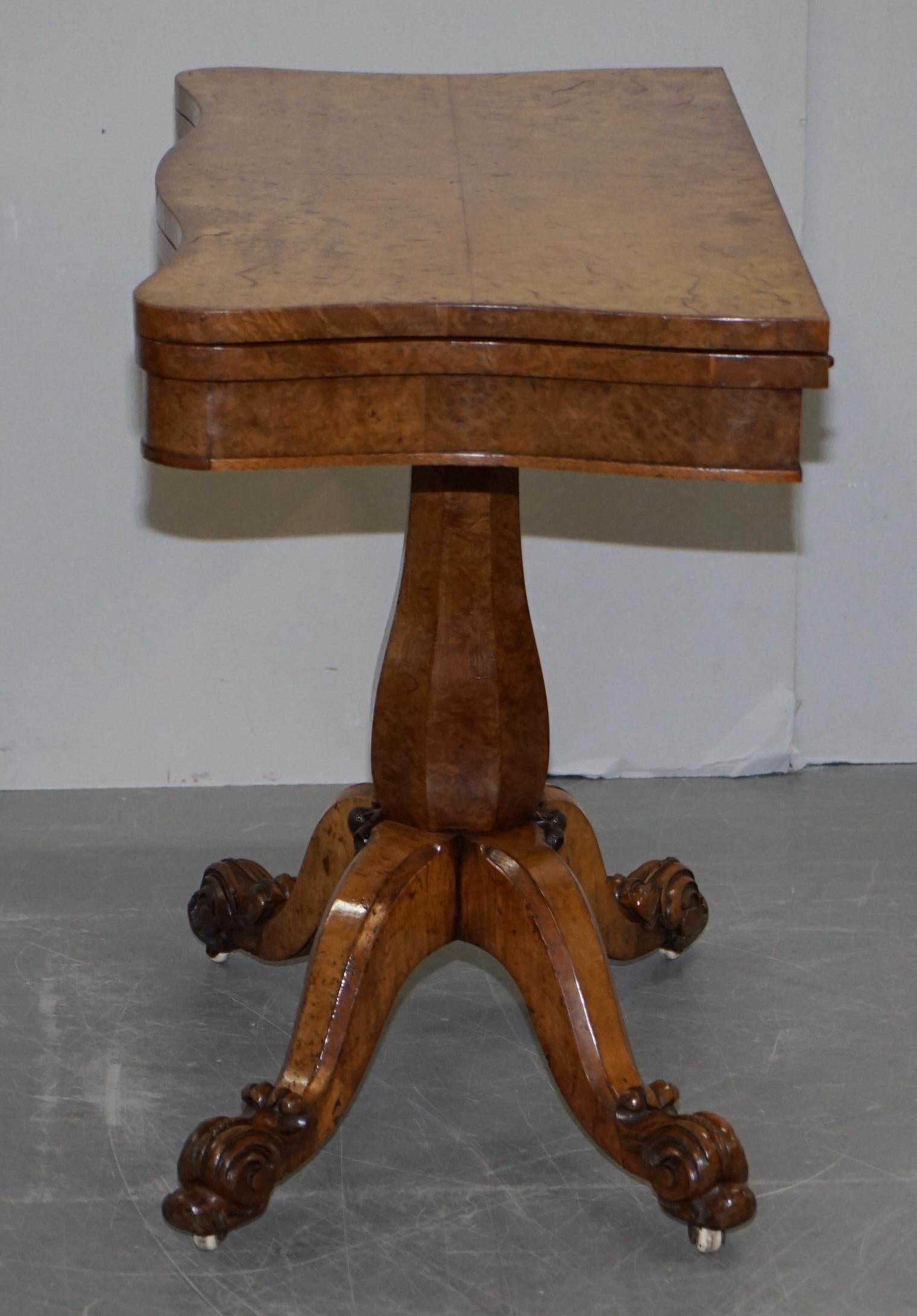 Very Fine circa 1835 William IV Antique Pollard Oak Folding Card Pedestal Table For Sale 8