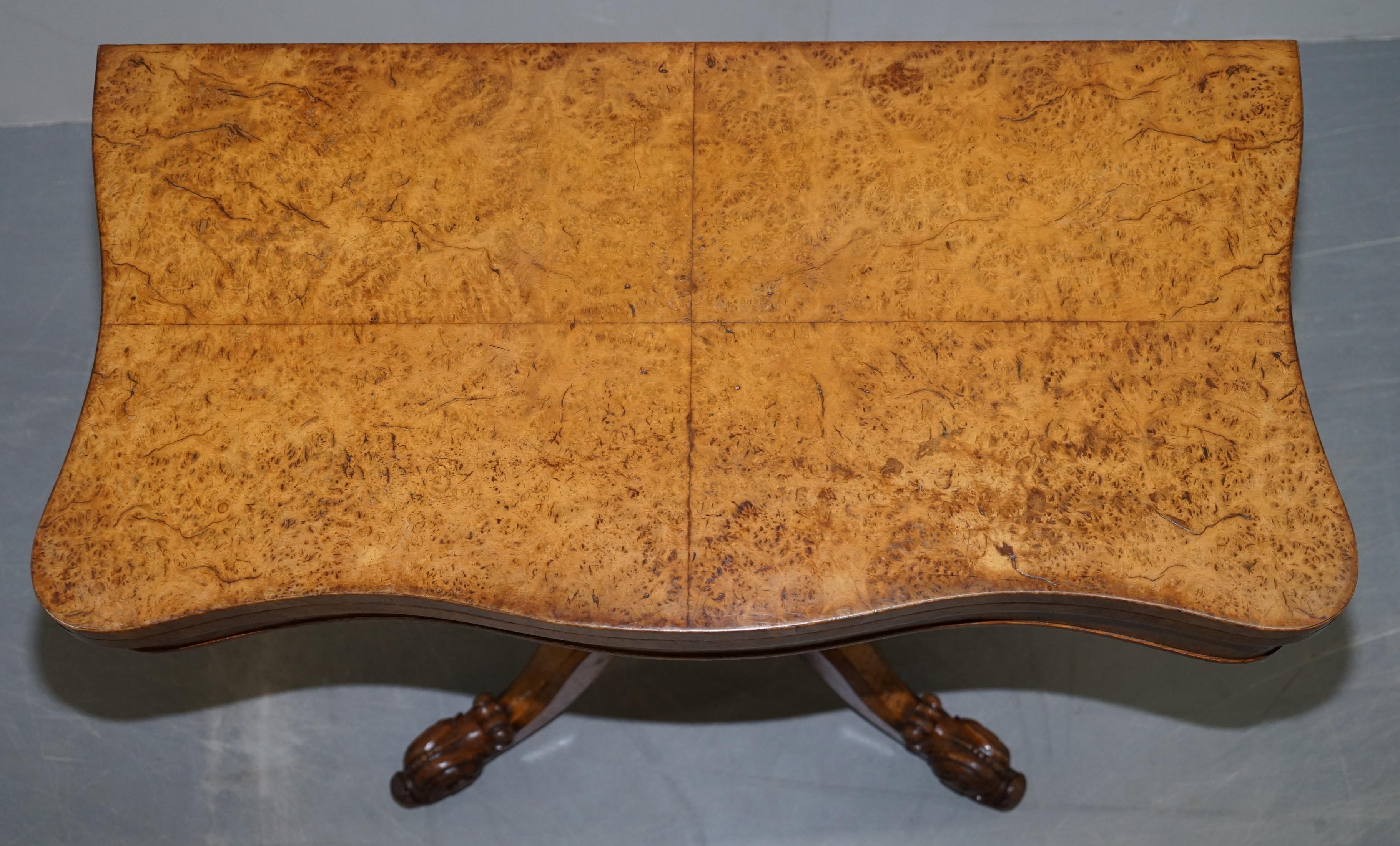 Anglais Très belle table à cartes pliante en chêne Pollard ancien William IV datant d'environ 1835 avec piédestal à cartes en vente