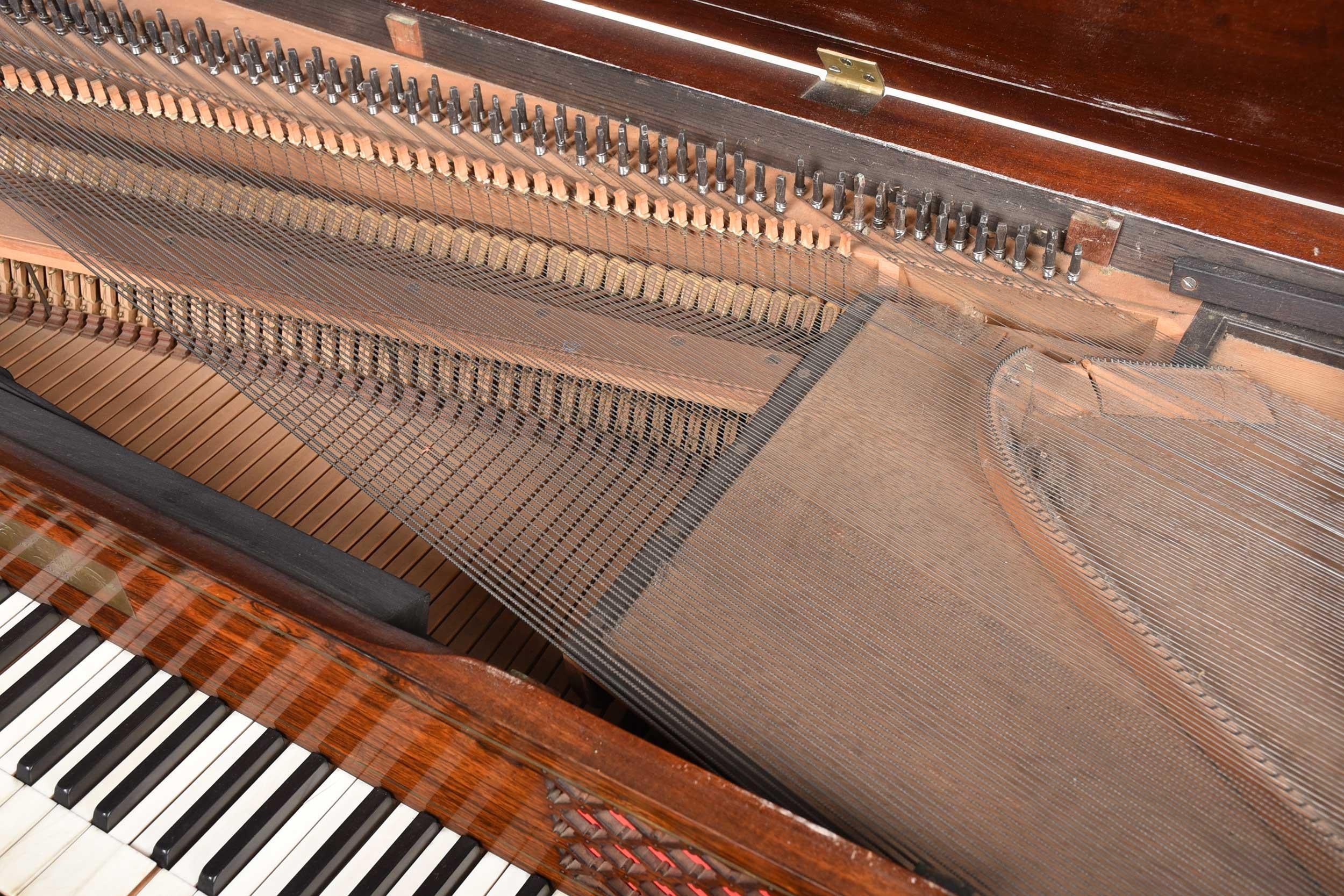 Très beau pianoforte classique en palissandre et bronze, Provenance Sack en vente 4