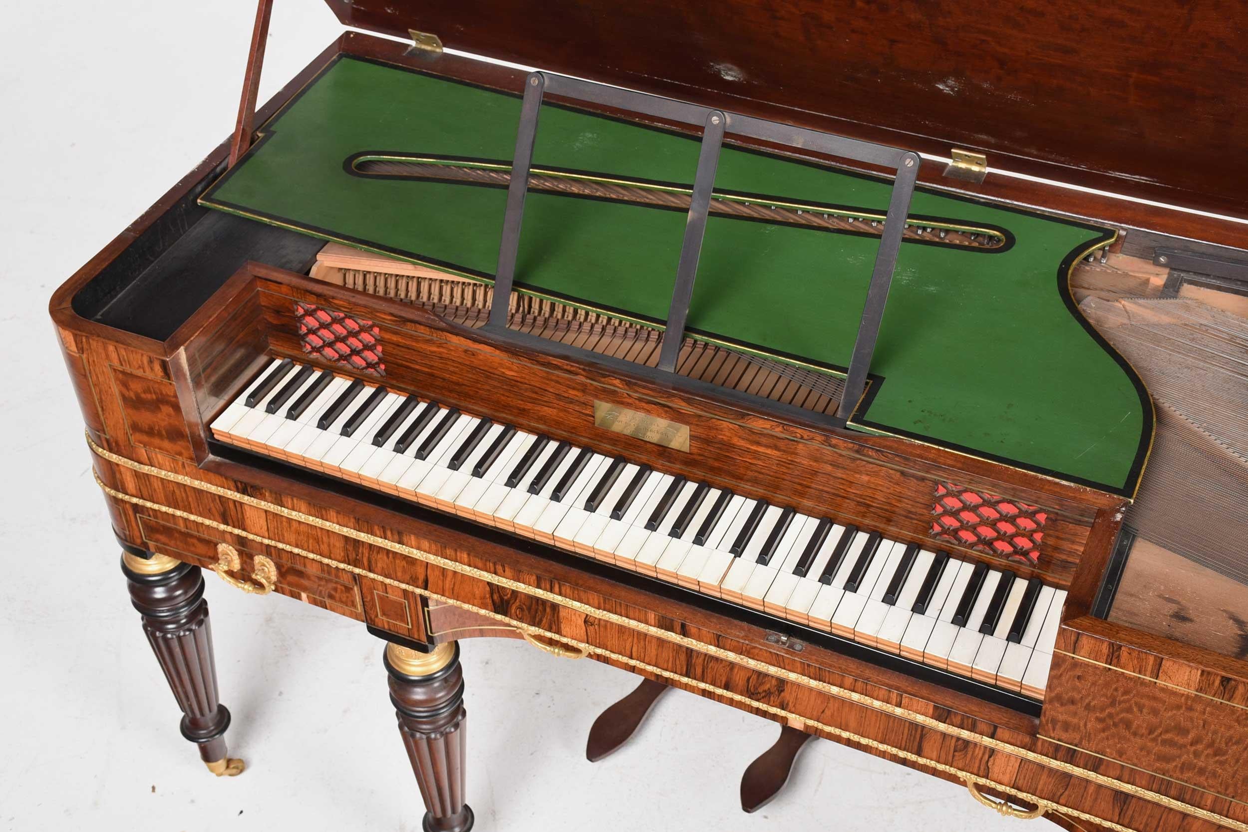 Début du XIXe siècle Très beau pianoforte classique en palissandre et bronze, Provenance Sack en vente