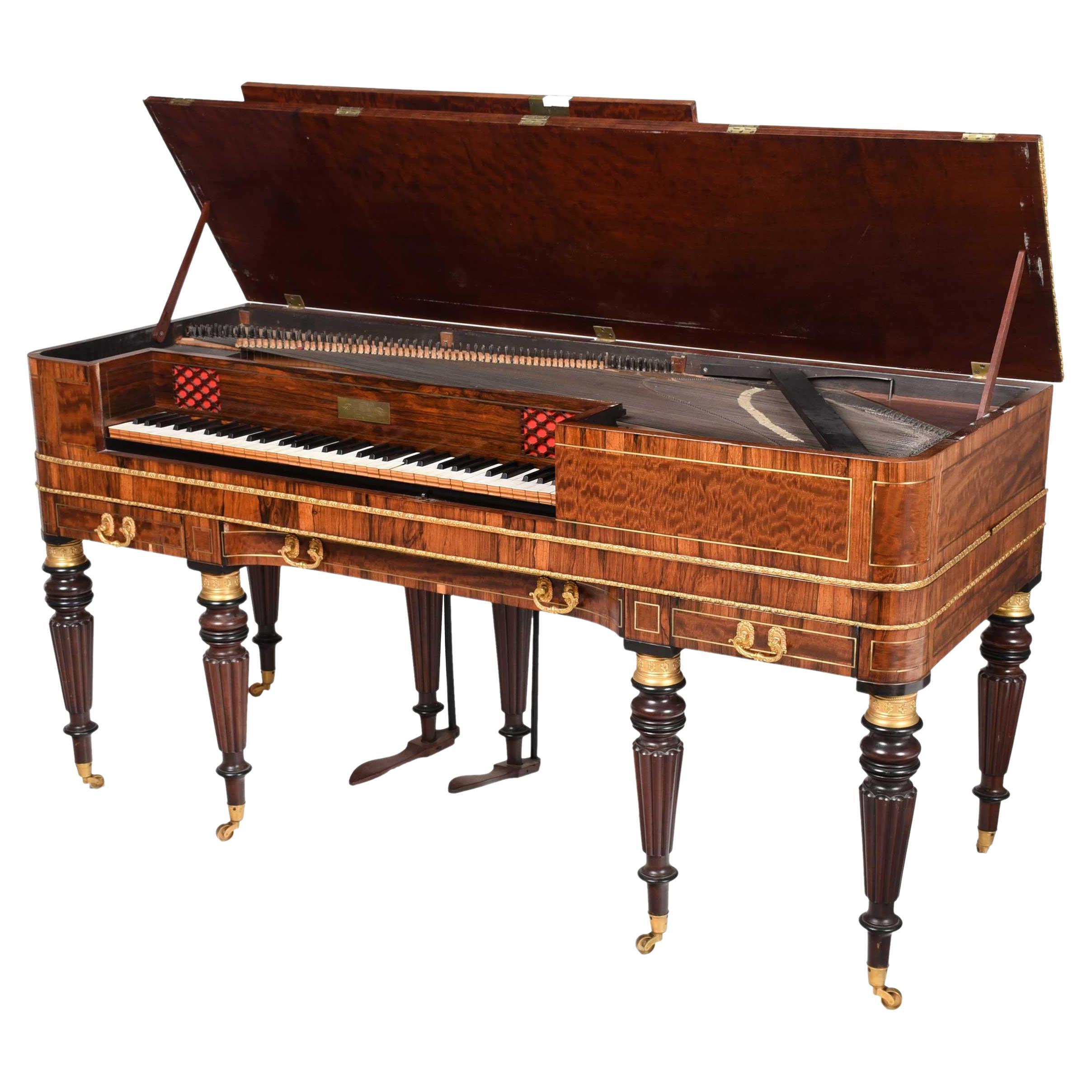 Très beau pianoforte classique en palissandre et bronze, Provenance Sack en vente