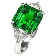 Very Fine Colombian Emerald Diamond Platinum Three Stone Ring