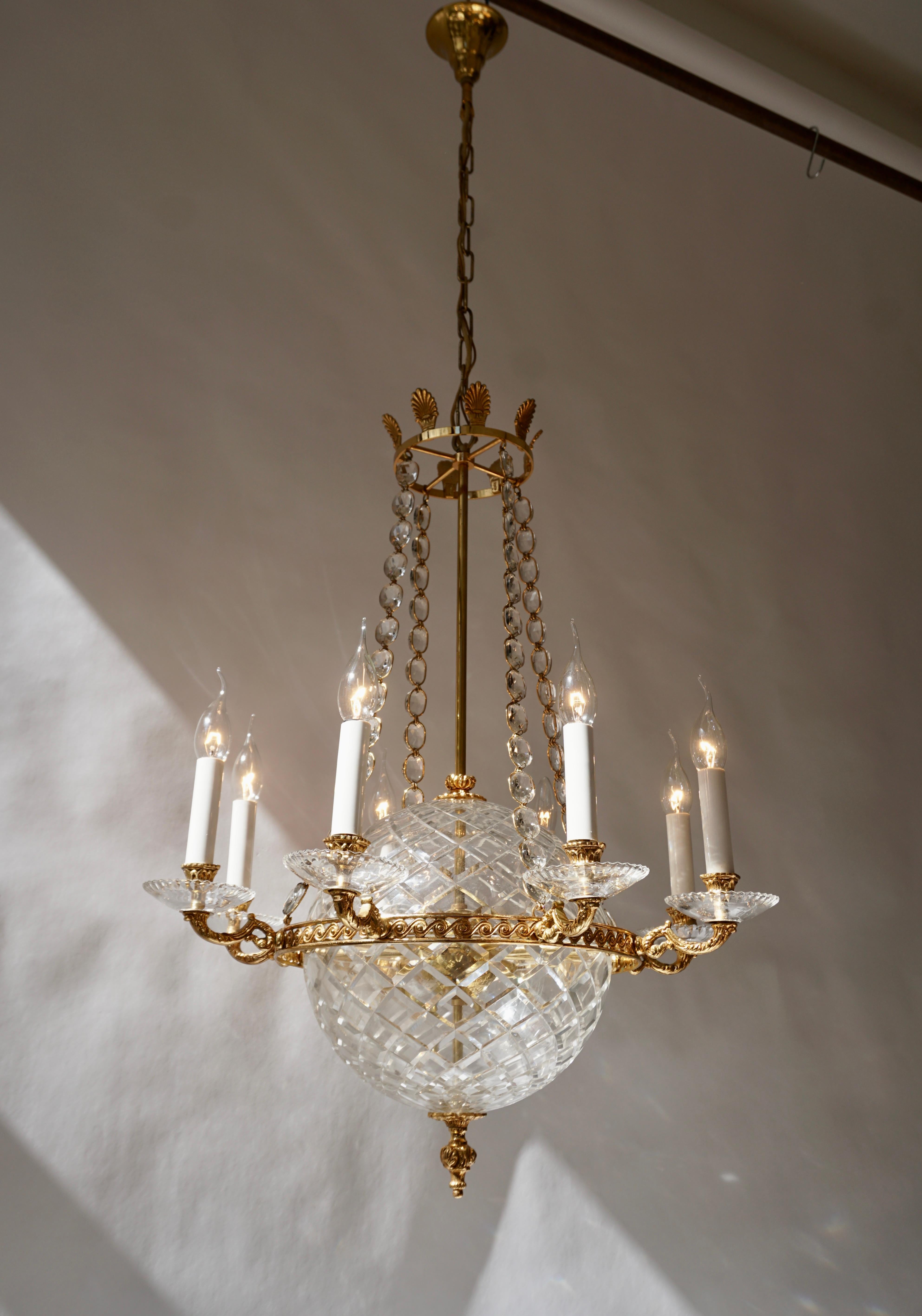  Crystal Glass Globe and Brass Chandelier In Good Condition For Sale In Antwerp, BE