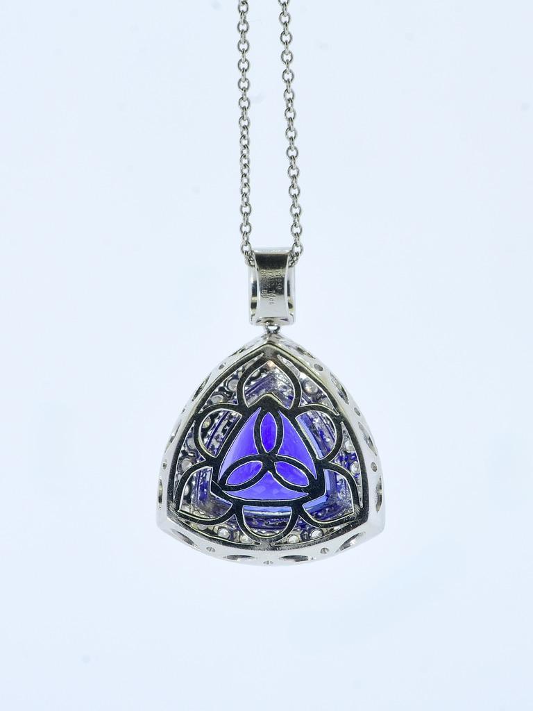Très fin Bleu vif profond 12,76 ct. Tanzanite et diamant Platine  Collier en vente 7