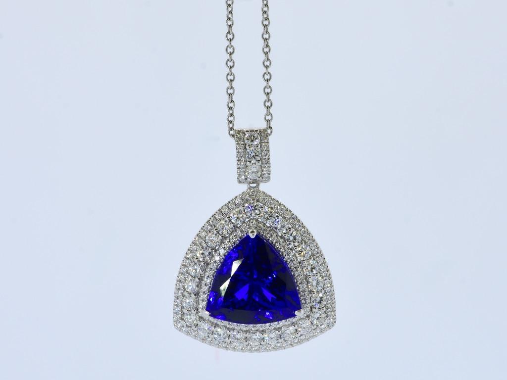 Très fin Bleu vif profond 12,76 ct. Tanzanite et diamant Platine  Collier en vente 1