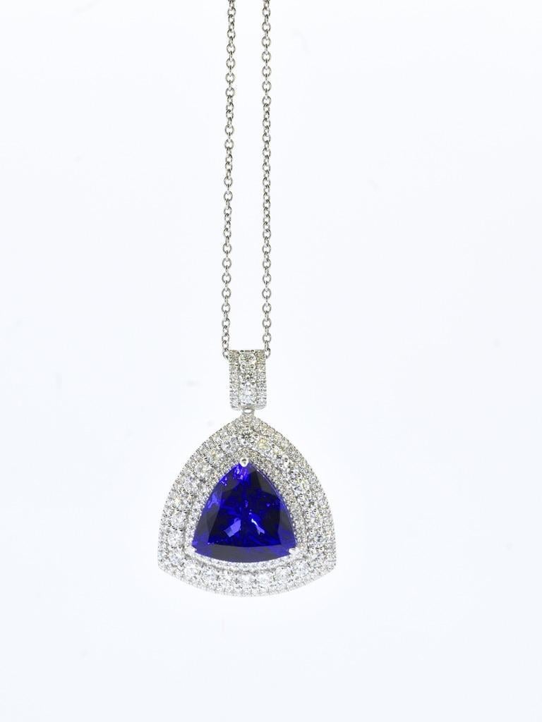 Très fin Bleu vif profond 12,76 ct. Tanzanite et diamant Platine  Collier en vente 4