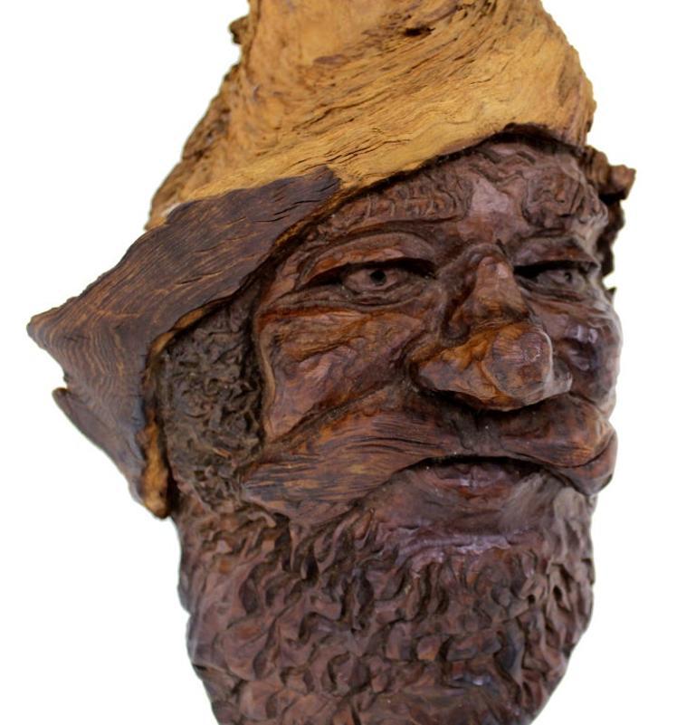 Feine detaillierte Wurzelholzschnitzerei eines Elfenbein- oder Gnome-Gesichts-Wandskulptur MINT (Arts and Crafts) im Angebot