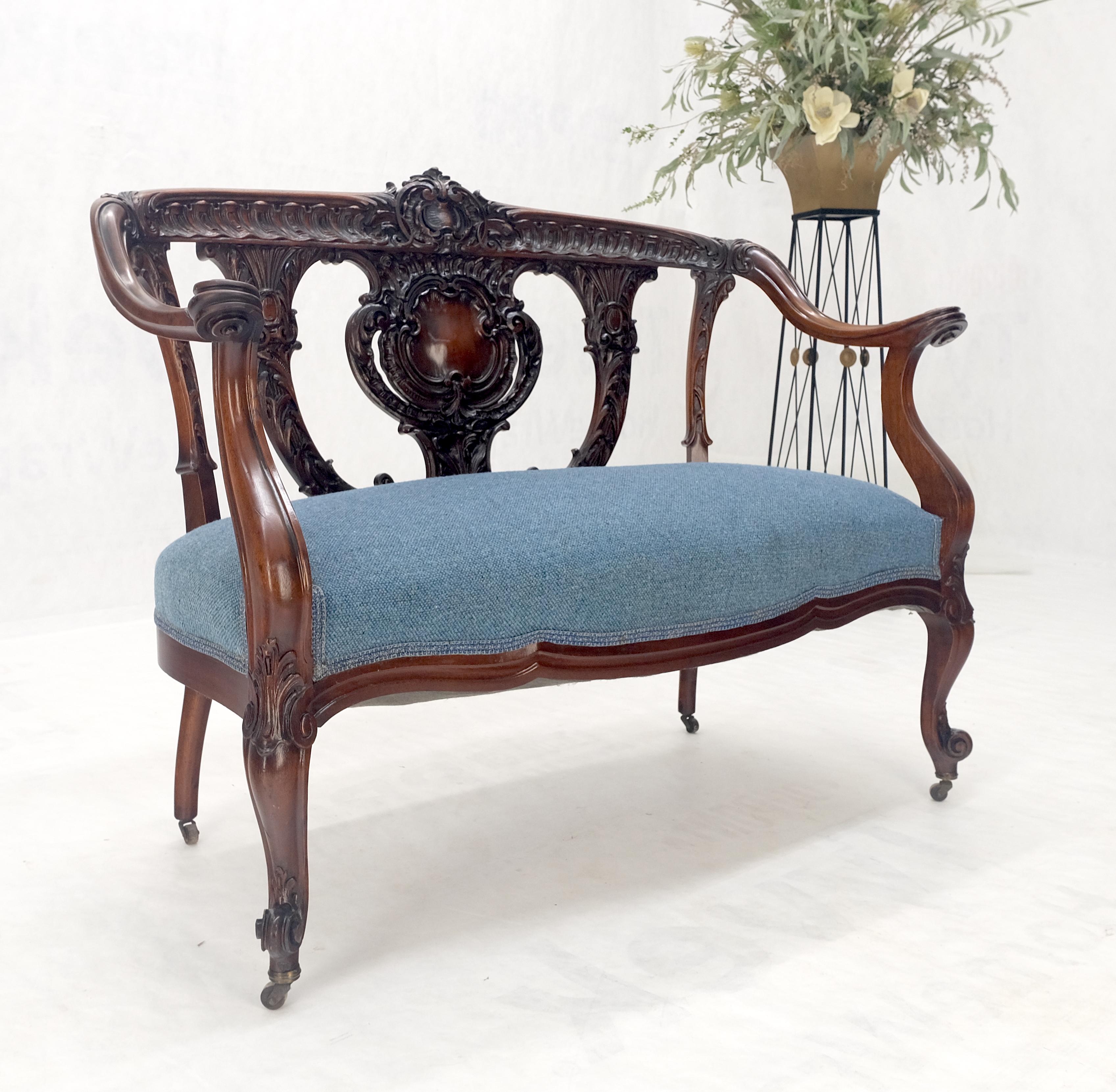 Very Fine Details Carved Mahogany c.1920s  Settee Loveseat Sofa MINT! For Sale 8