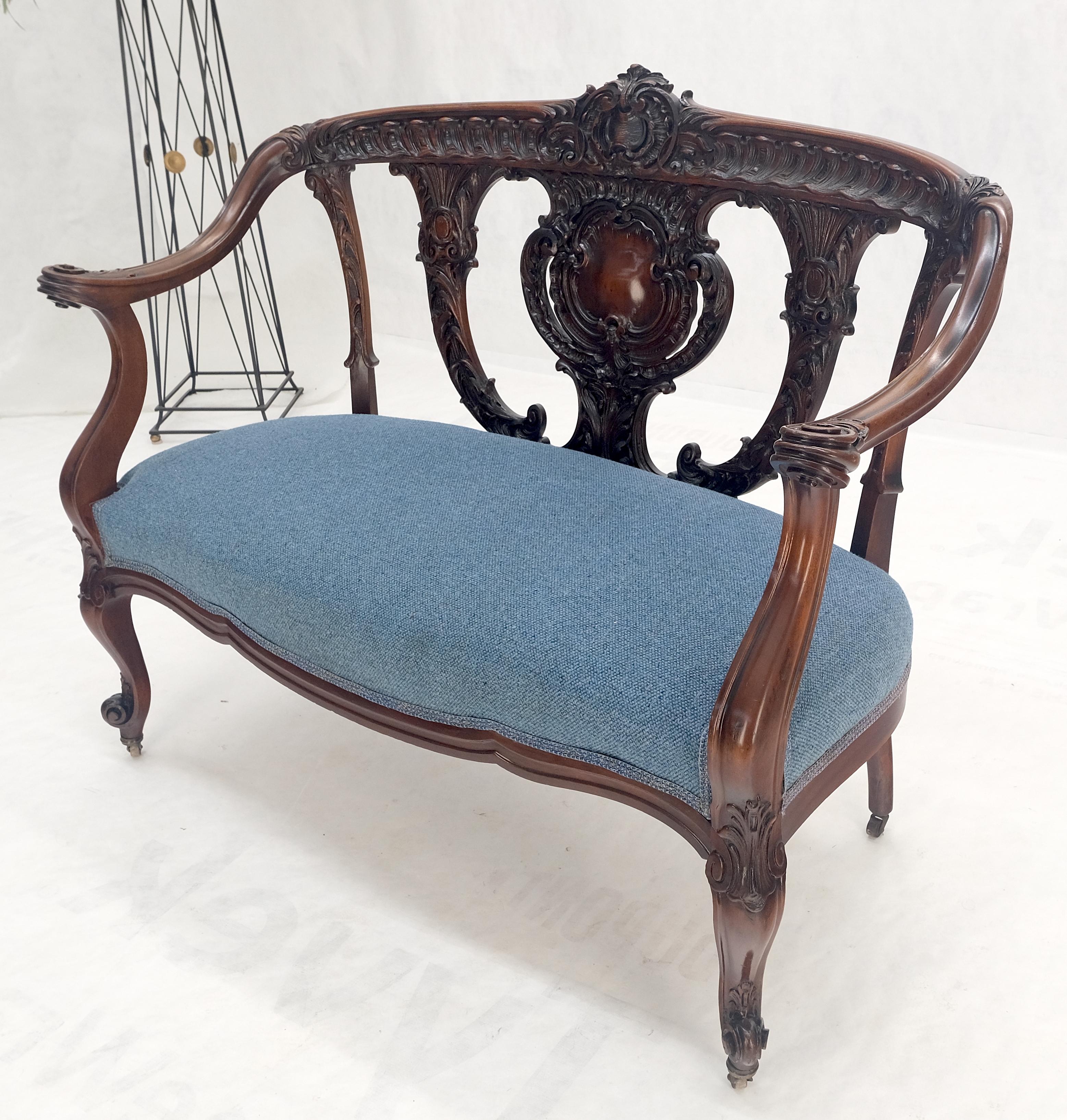 Very Fine Details Carved Mahogany c.1920s  Settee Loveseat Sofa MINT! For Sale 1