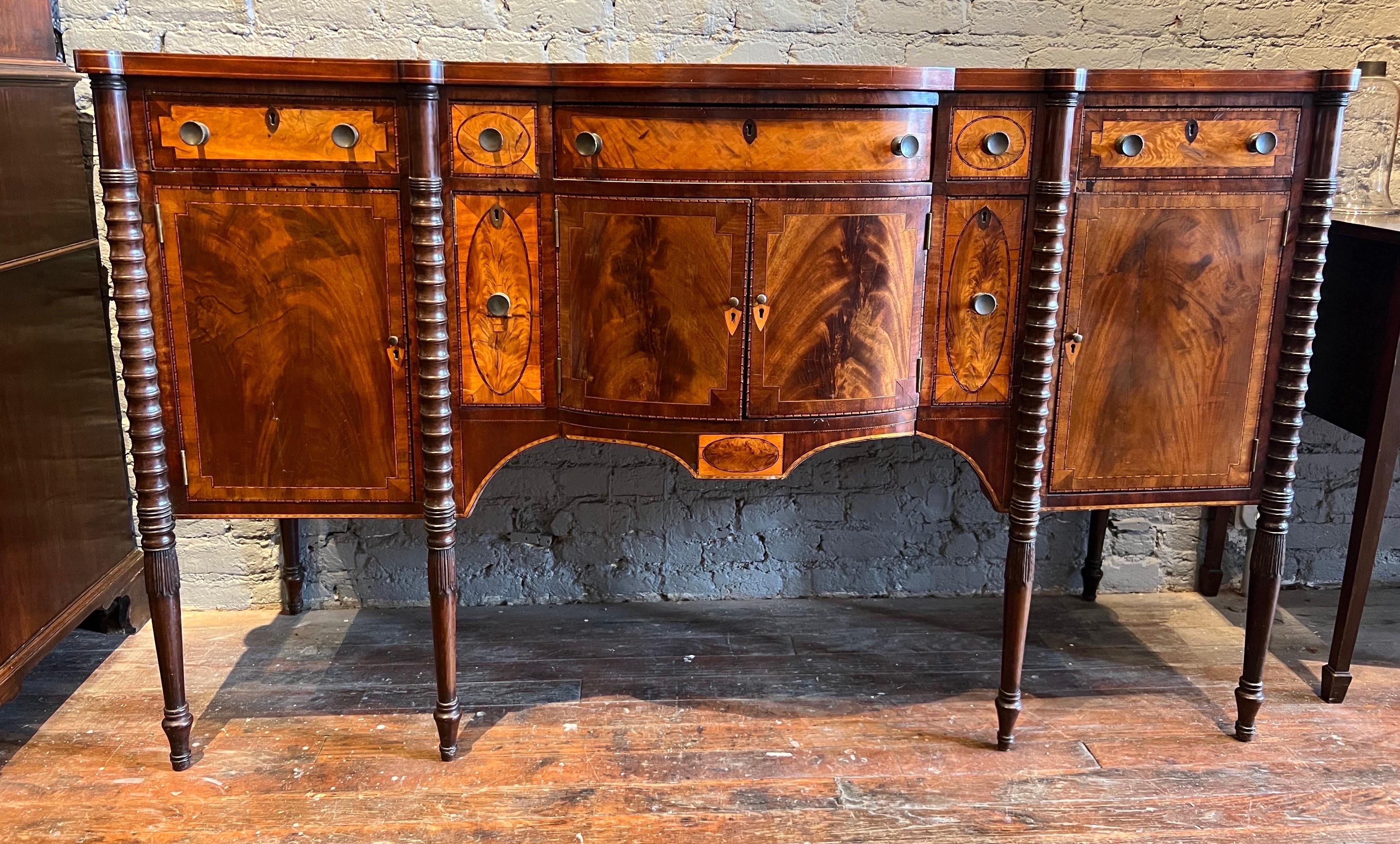 American Very fine early 19th center Portsmouth, NH federal inlaid sideboard  For Sale