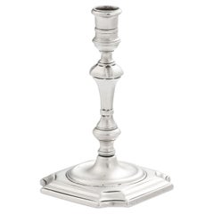 Fantástico candelabro de fundición de principios de Jorge II fabricado en Londres por James Gould, 1732