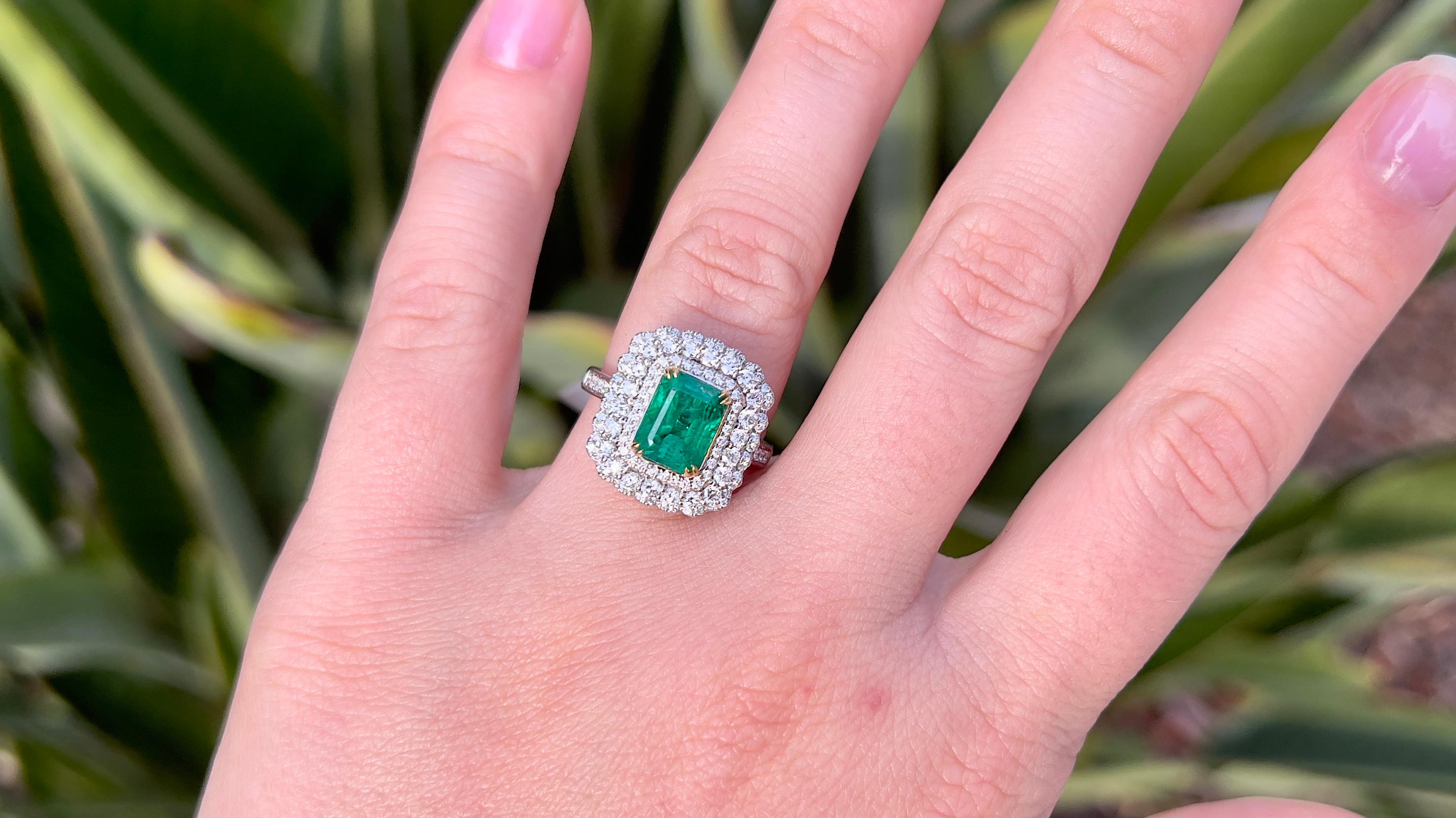 Contemporary Very Fine Emerald 1.93 Carat Ring with Diamonds 18K Gold