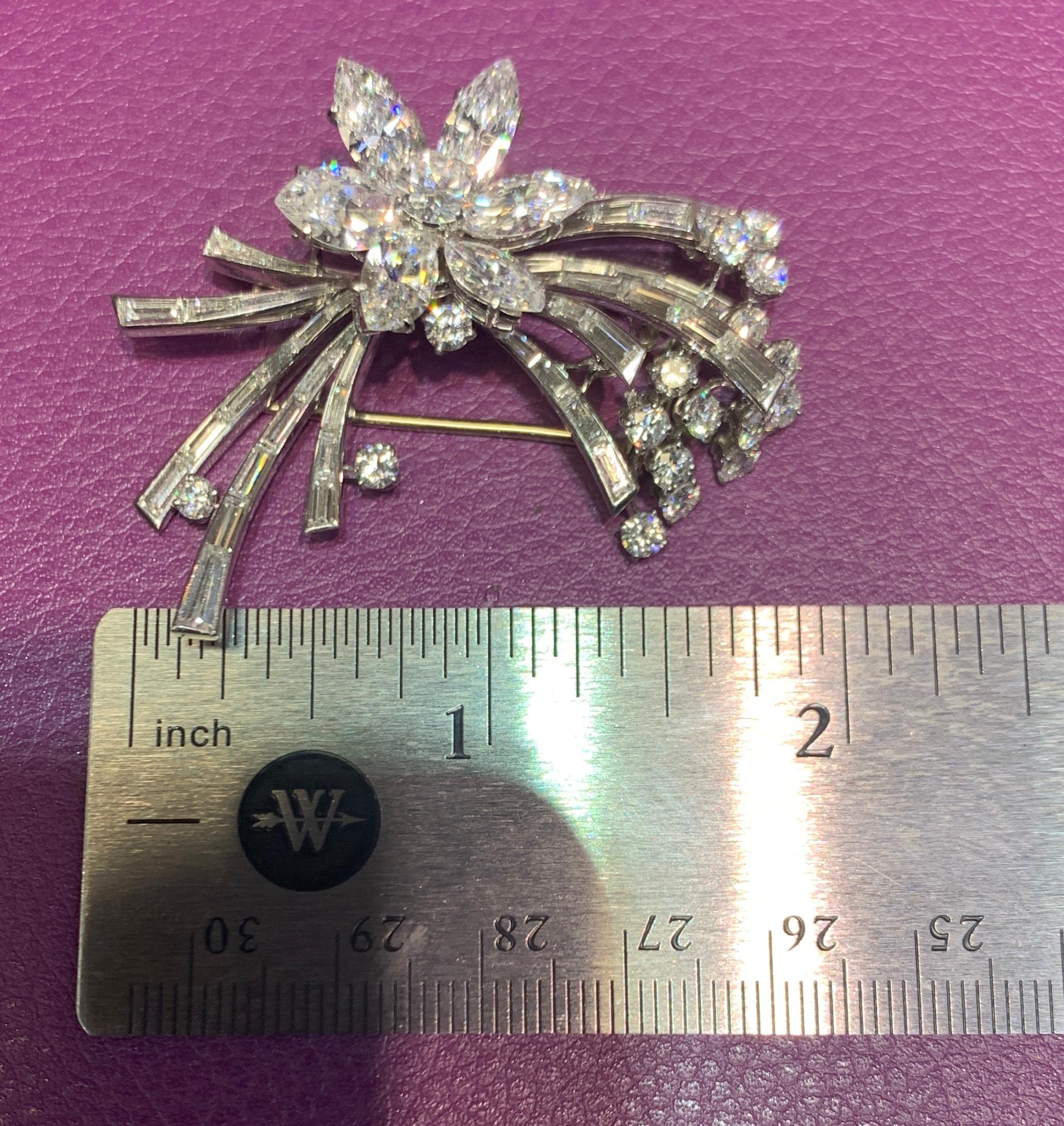 Very Fine En Tremblant Diamond Brooch In Excellent Condition For Sale In New York, NY