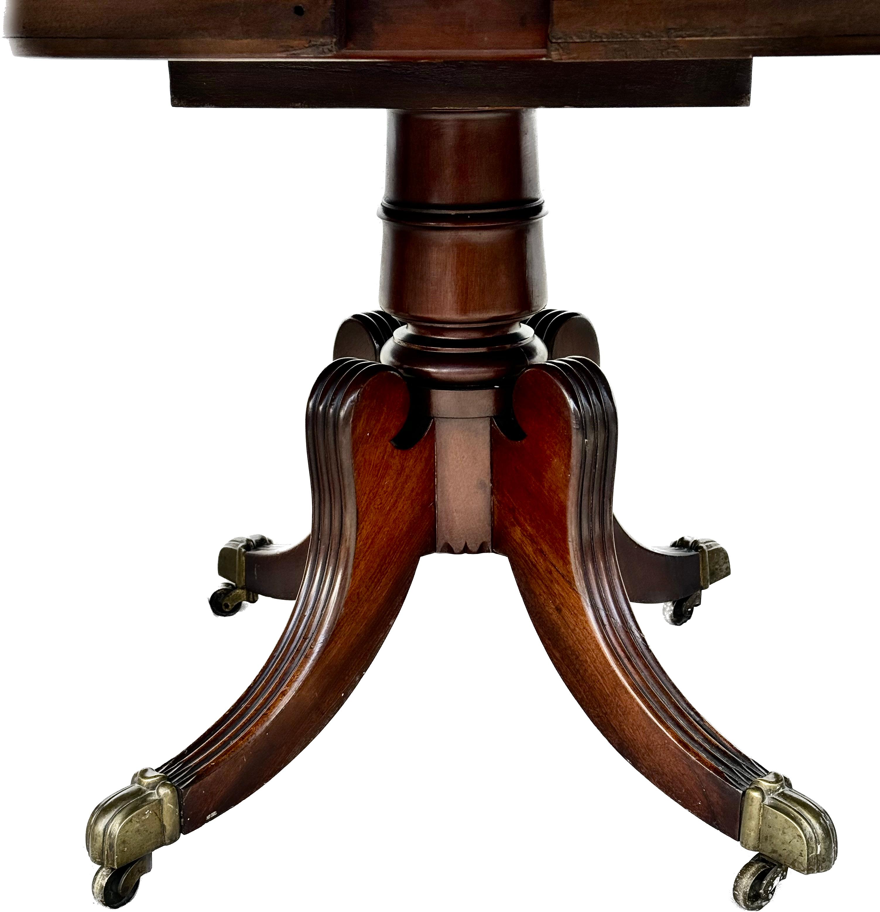 Very Fine English Regency Triple Pedestal Dining Table For Sale 1