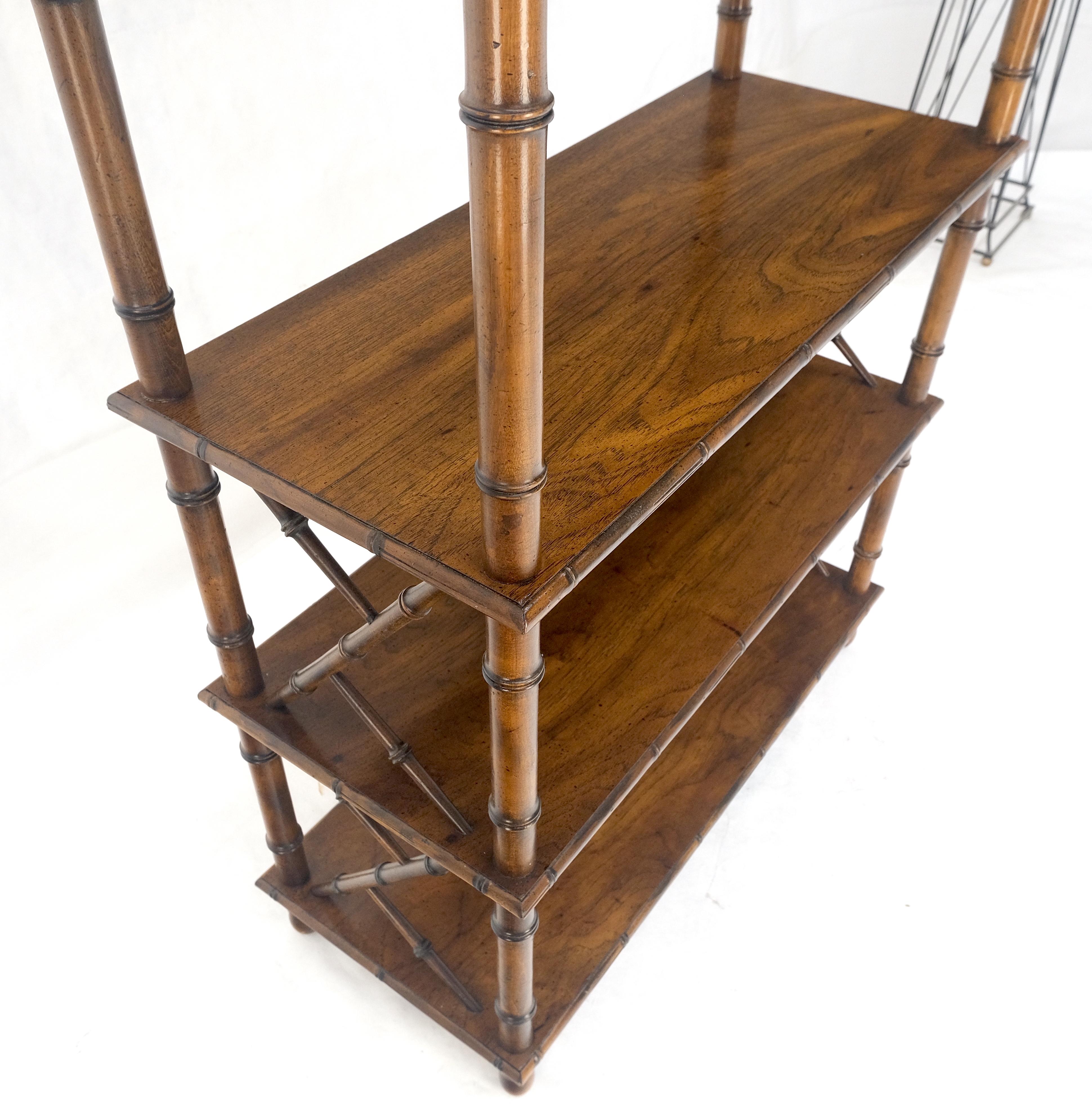 Très belle étagère d'étagère en chêne à 6 niveaux en faux bambou moderne du milieu du siècle MINT