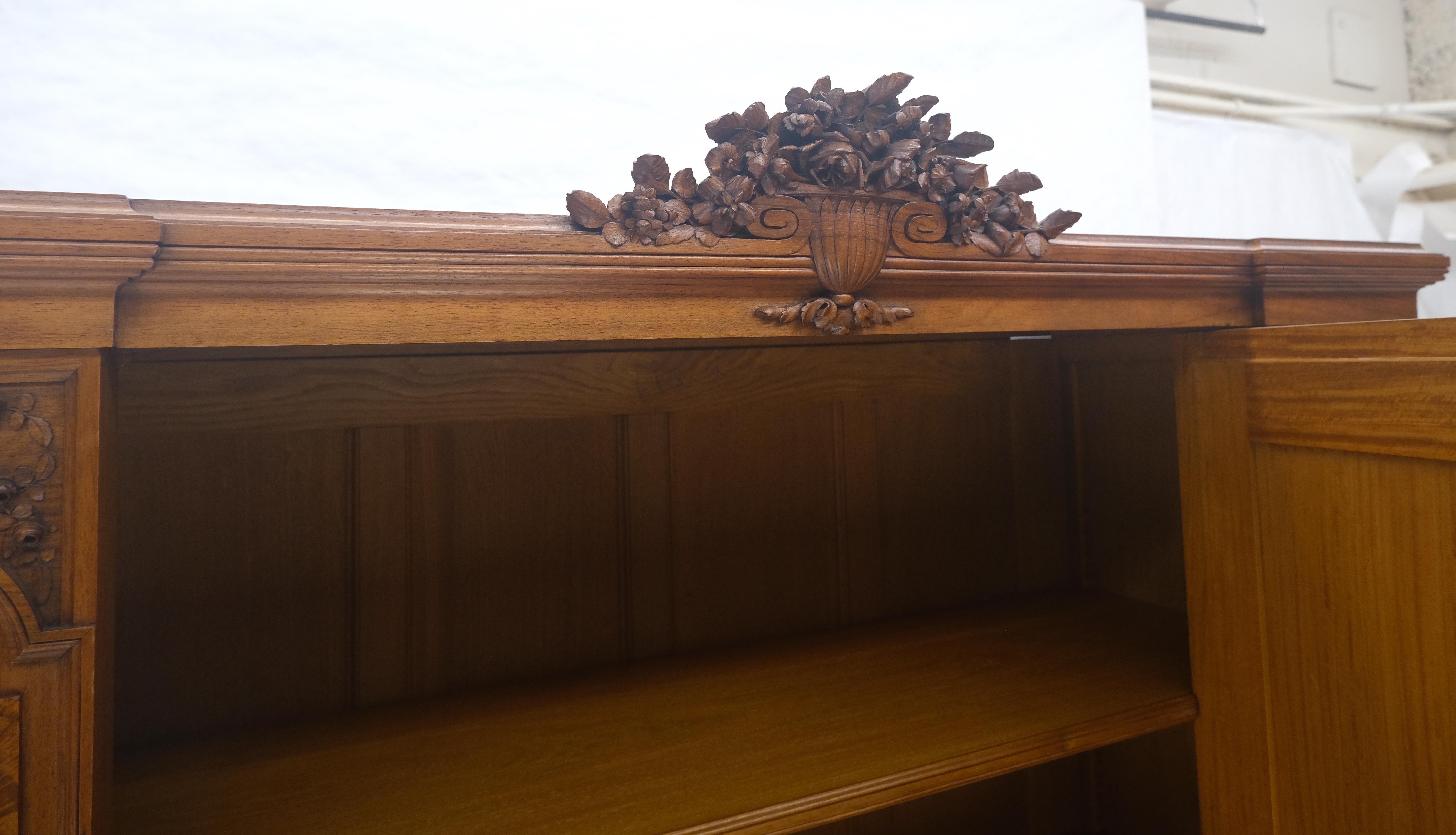 Very Fine French Carved Burl Satin Wood Beveled Mirror Door Armoire Wardrobe In Good Condition For Sale In Rockaway, NJ