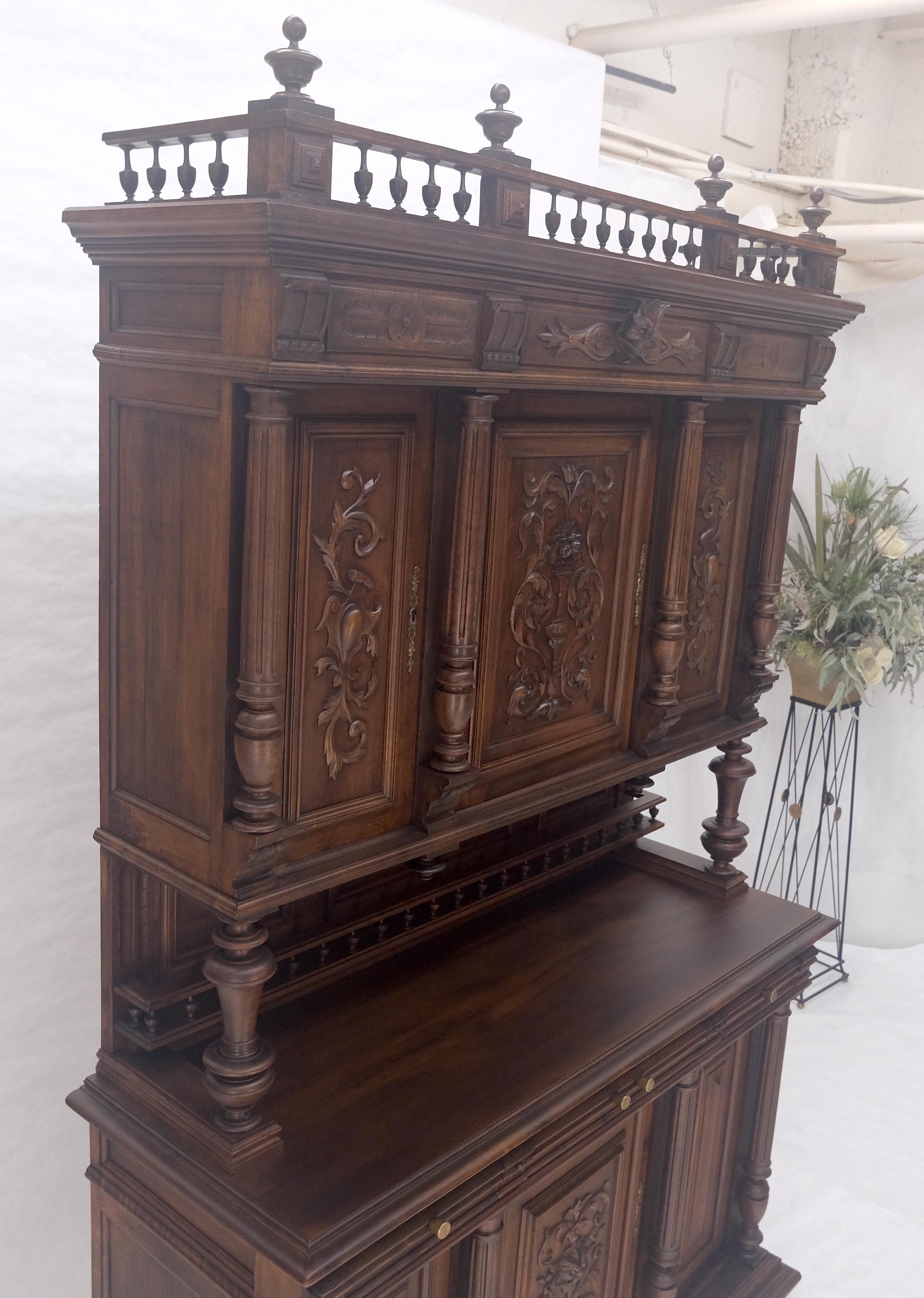 Very Fine French Carved Walnut Gallery Top Buffet Sideboard Cupboard MINT! For Sale 10